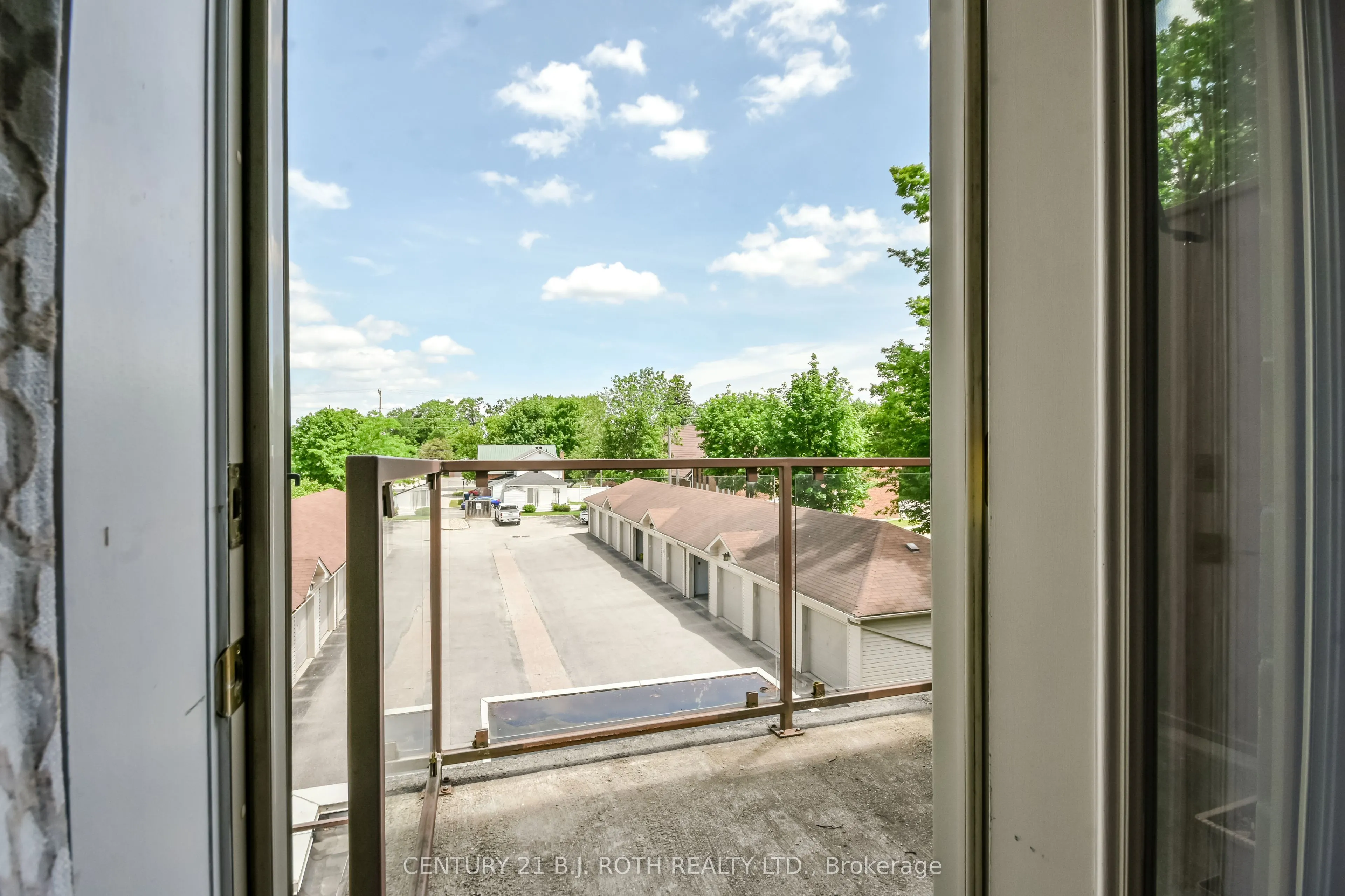 9 Westmount Drive S #Unit 302