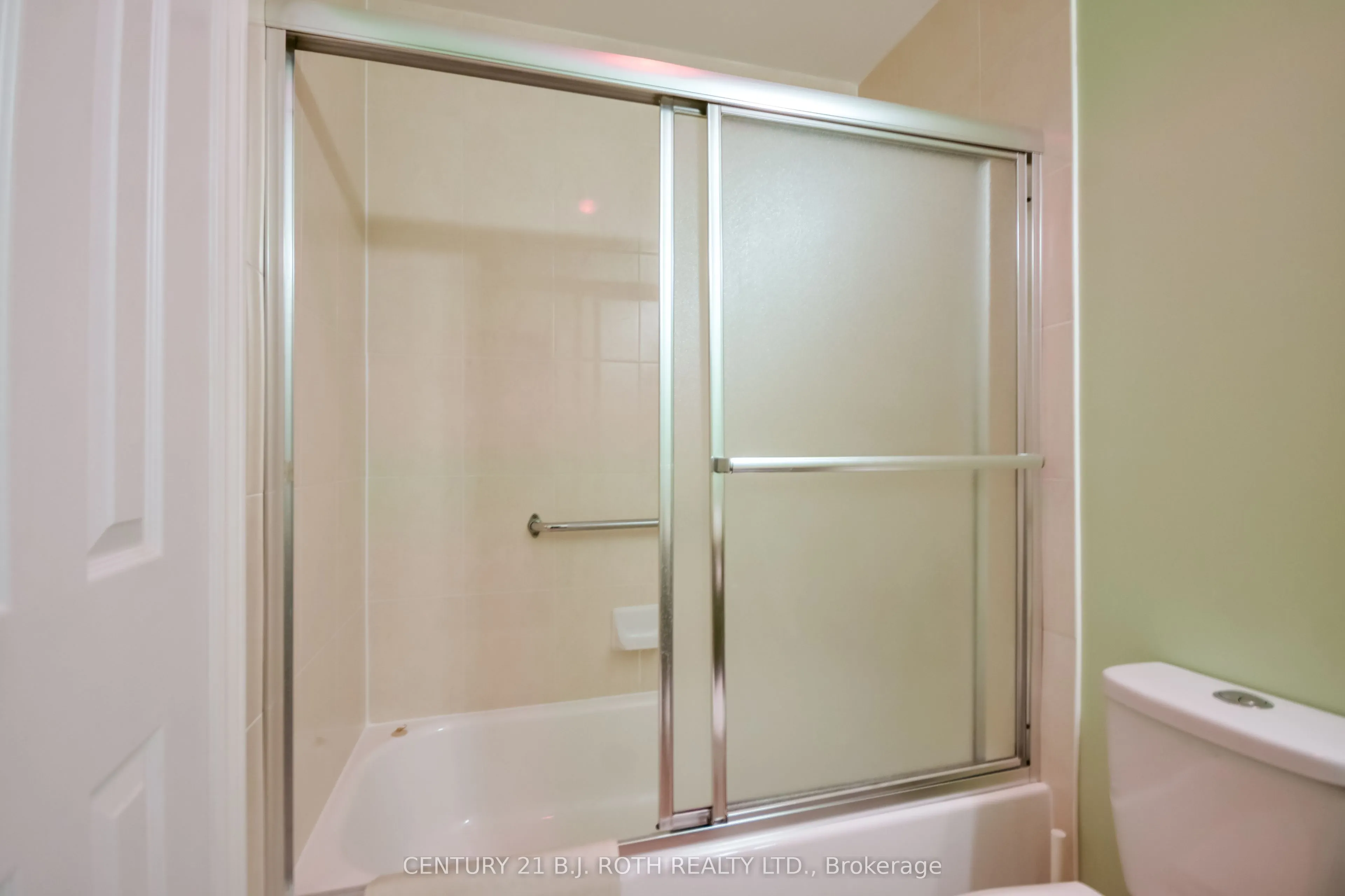 9 Westmount Drive S #Unit 302