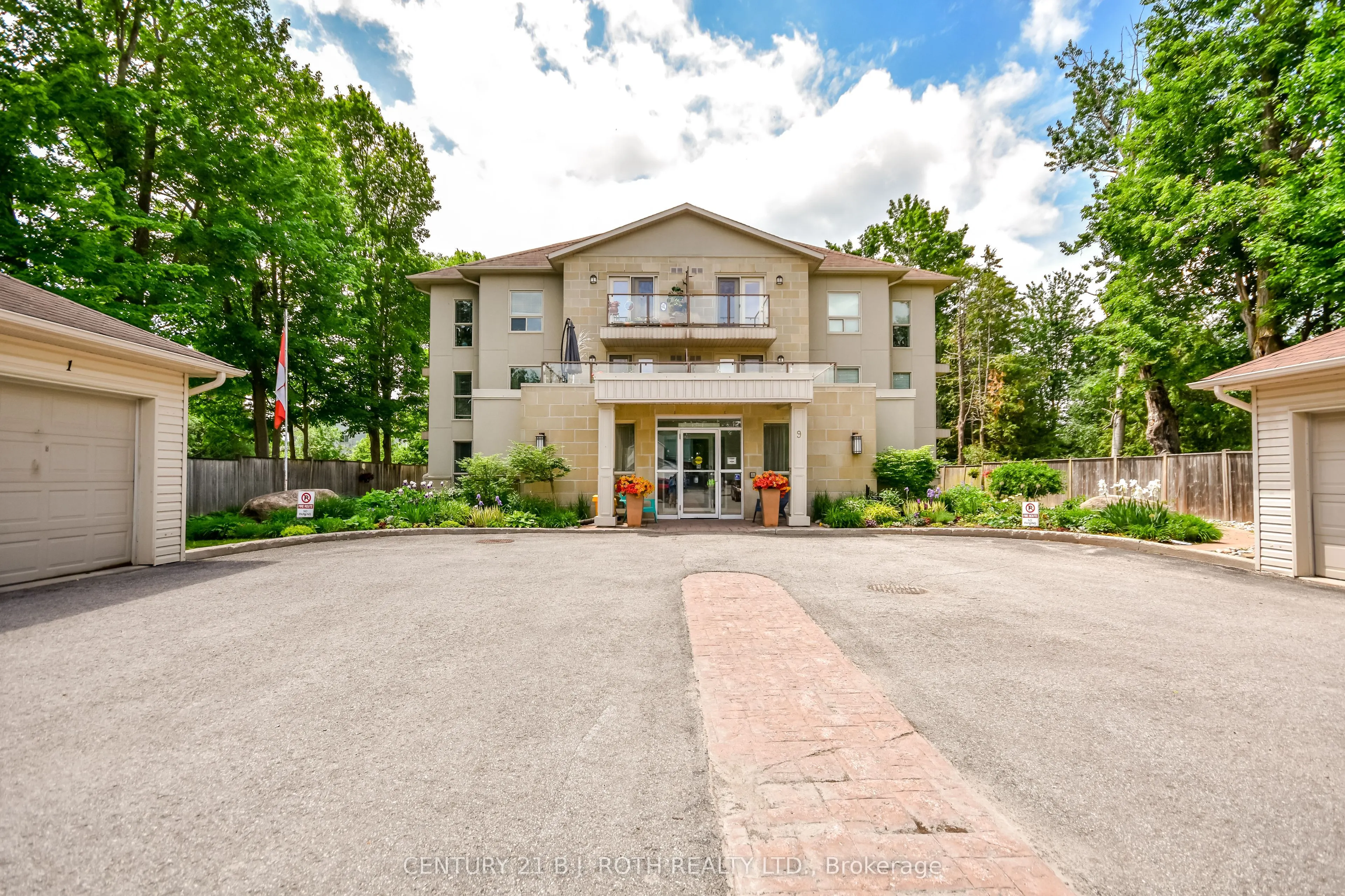 9 Westmount Drive S #Unit 302