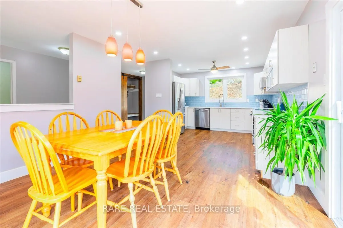32 Oneida Avenue