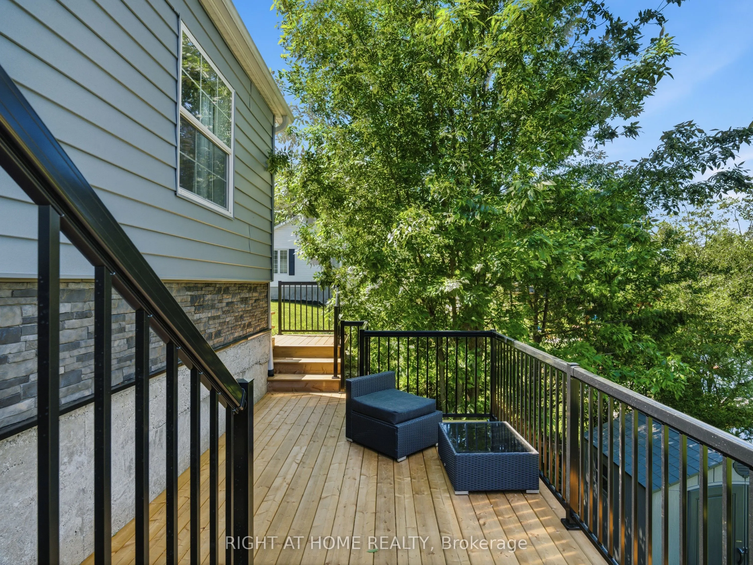 8168 Laidlaw Avenue