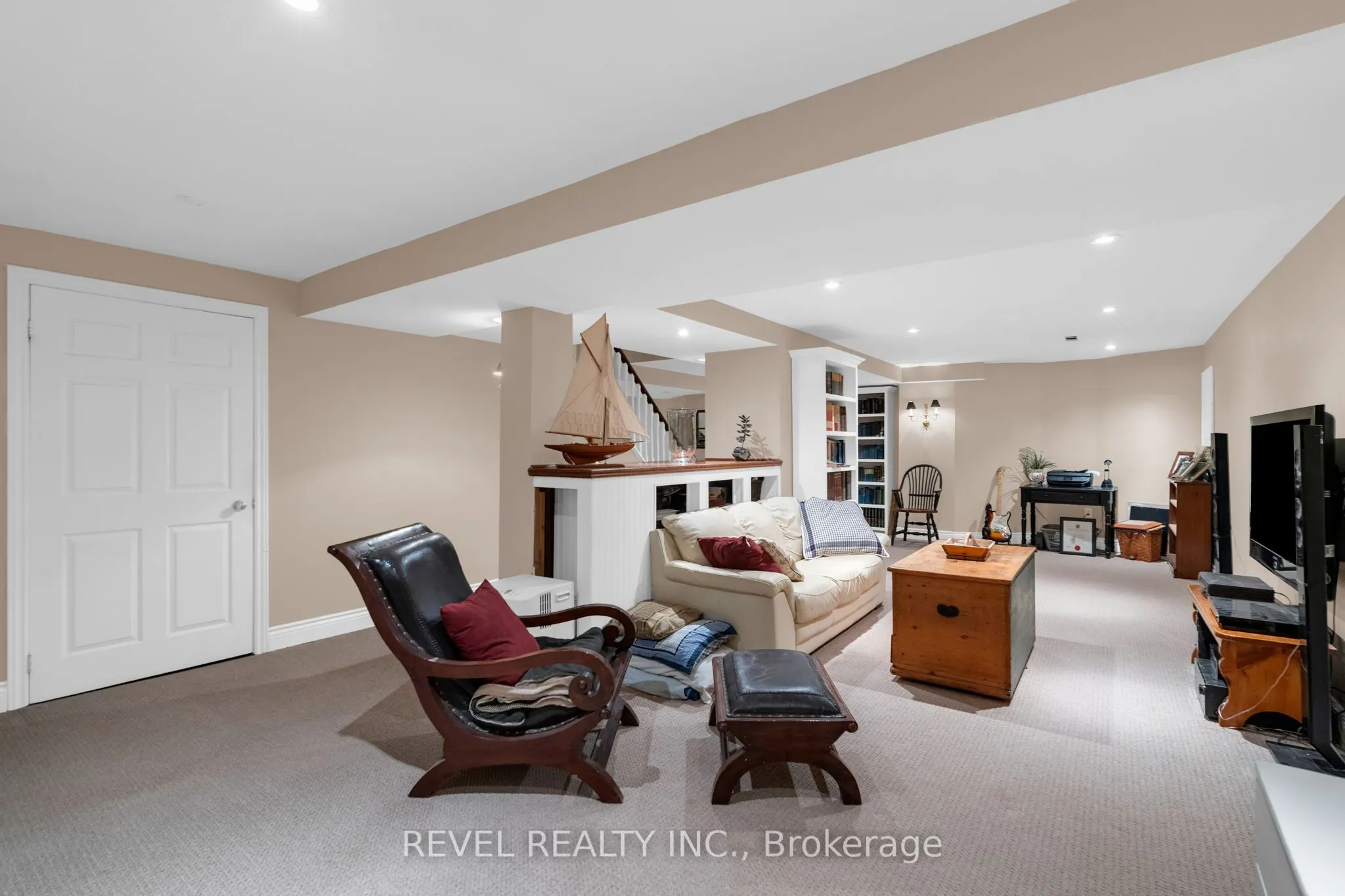 33 Falling Brook Drive