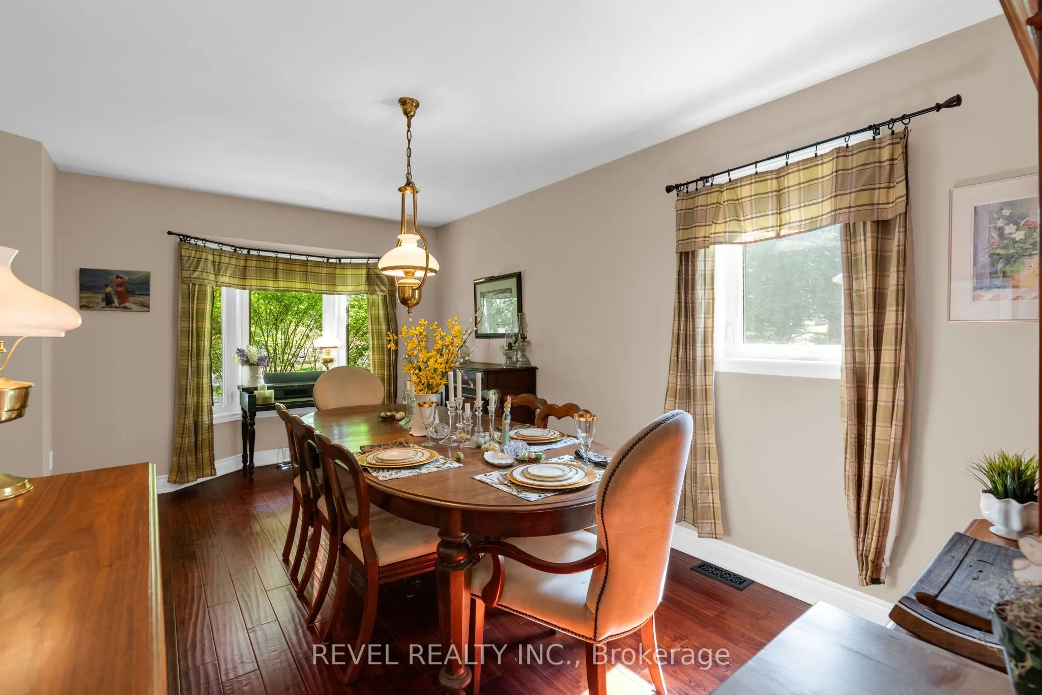 33 Falling Brook Drive