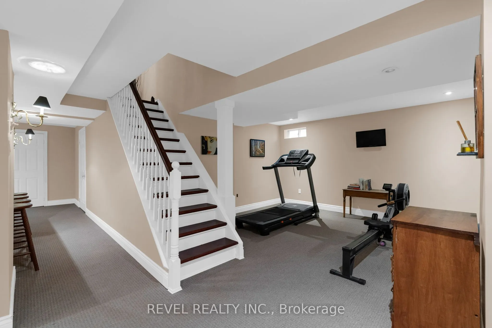 33 Falling Brook Drive