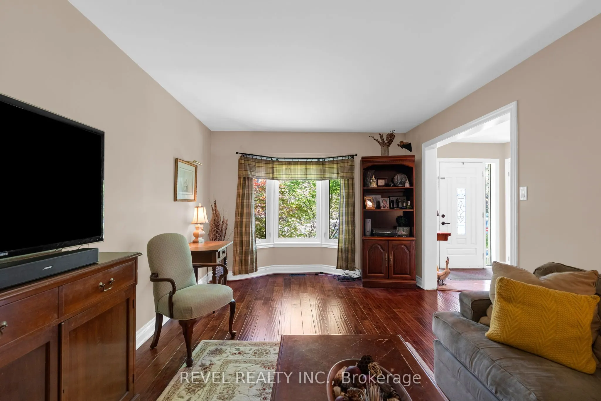 33 Falling Brook Drive