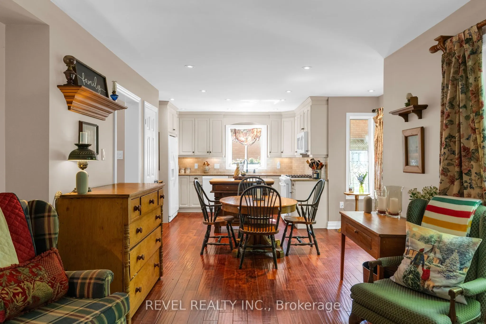 33 Falling Brook Drive