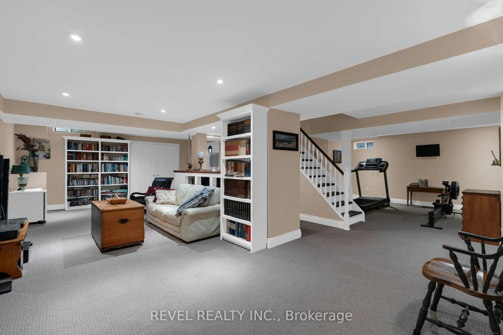 33 Falling Brook Drive