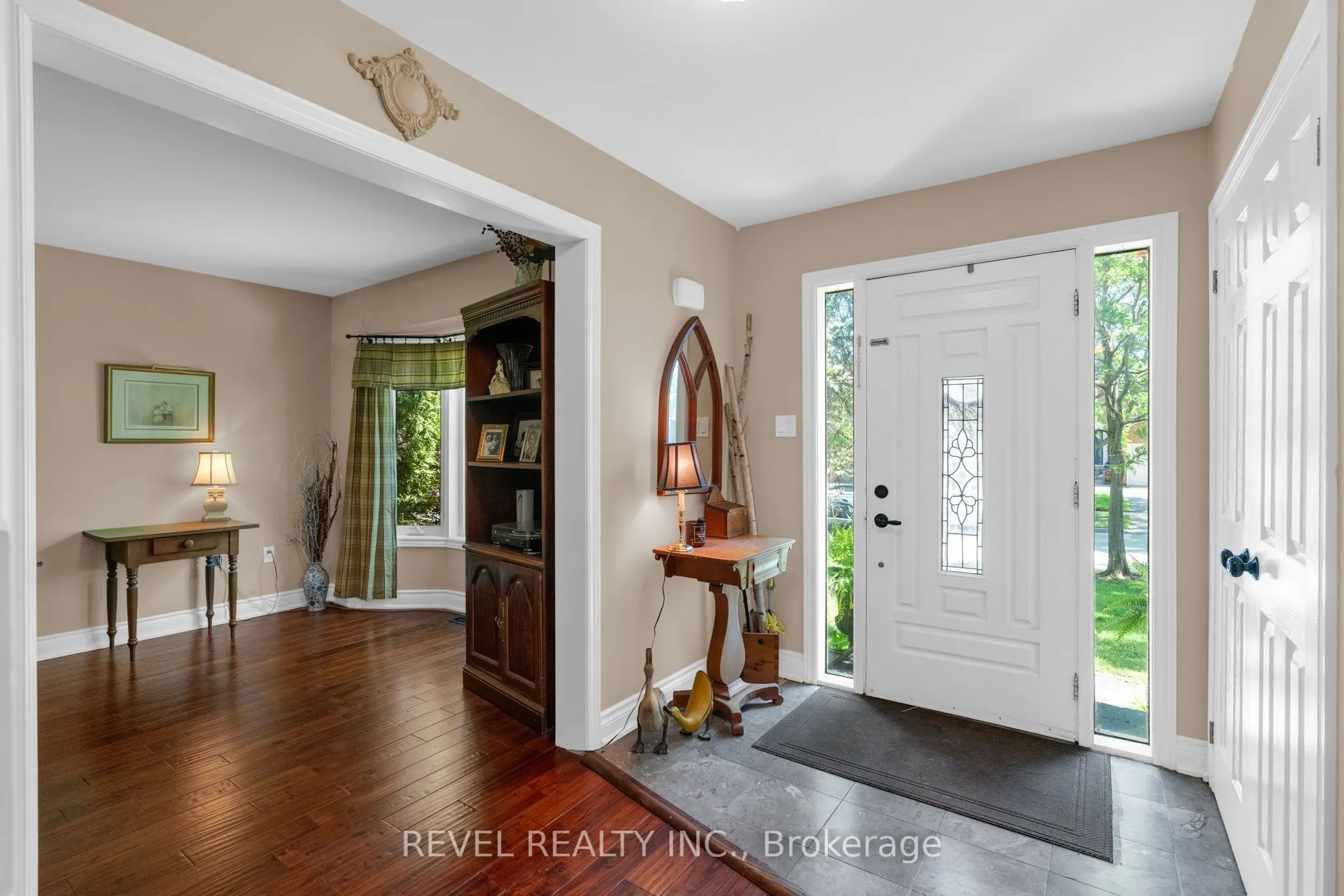 33 Falling Brook Drive
