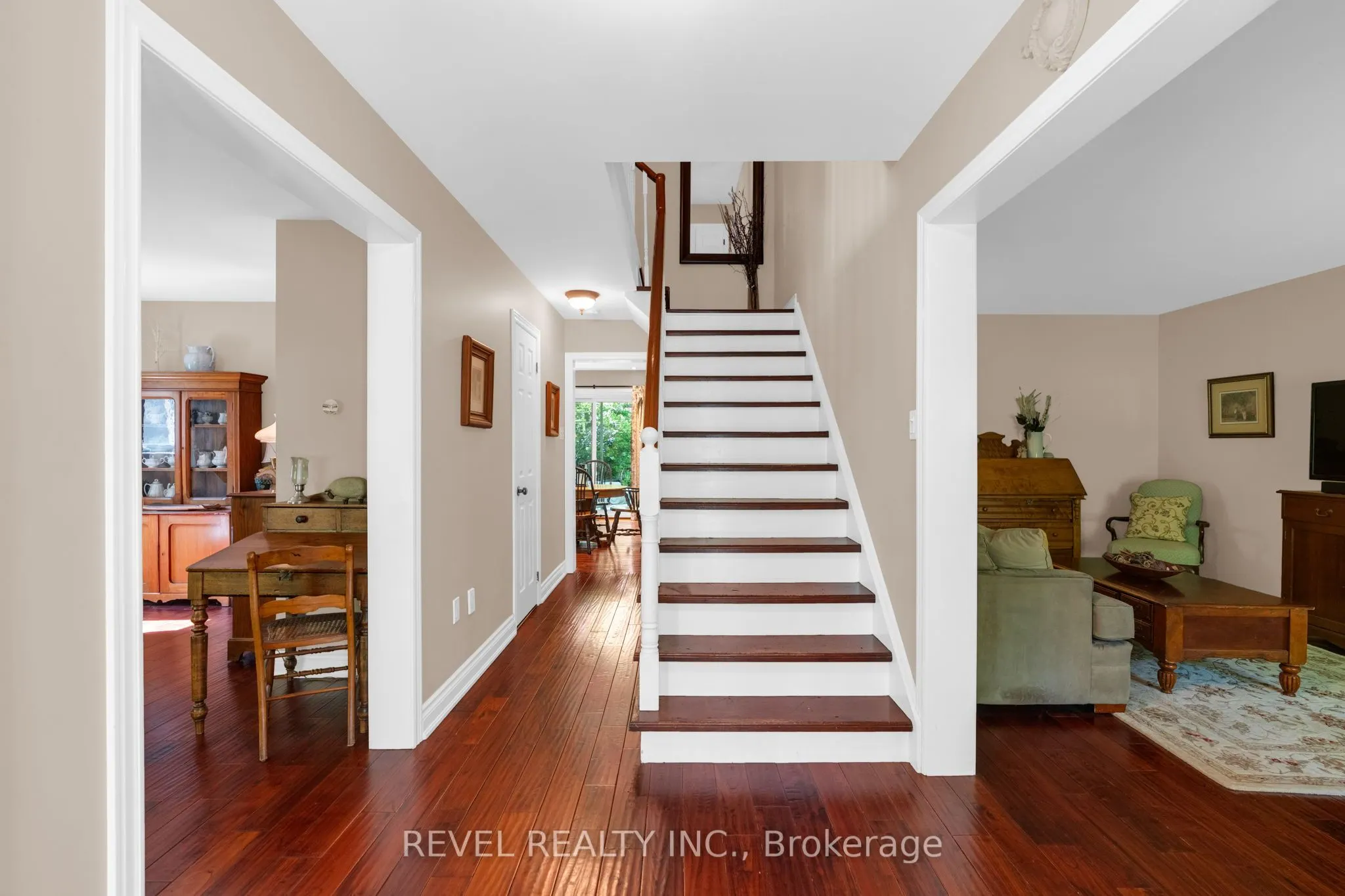 33 Falling Brook Drive