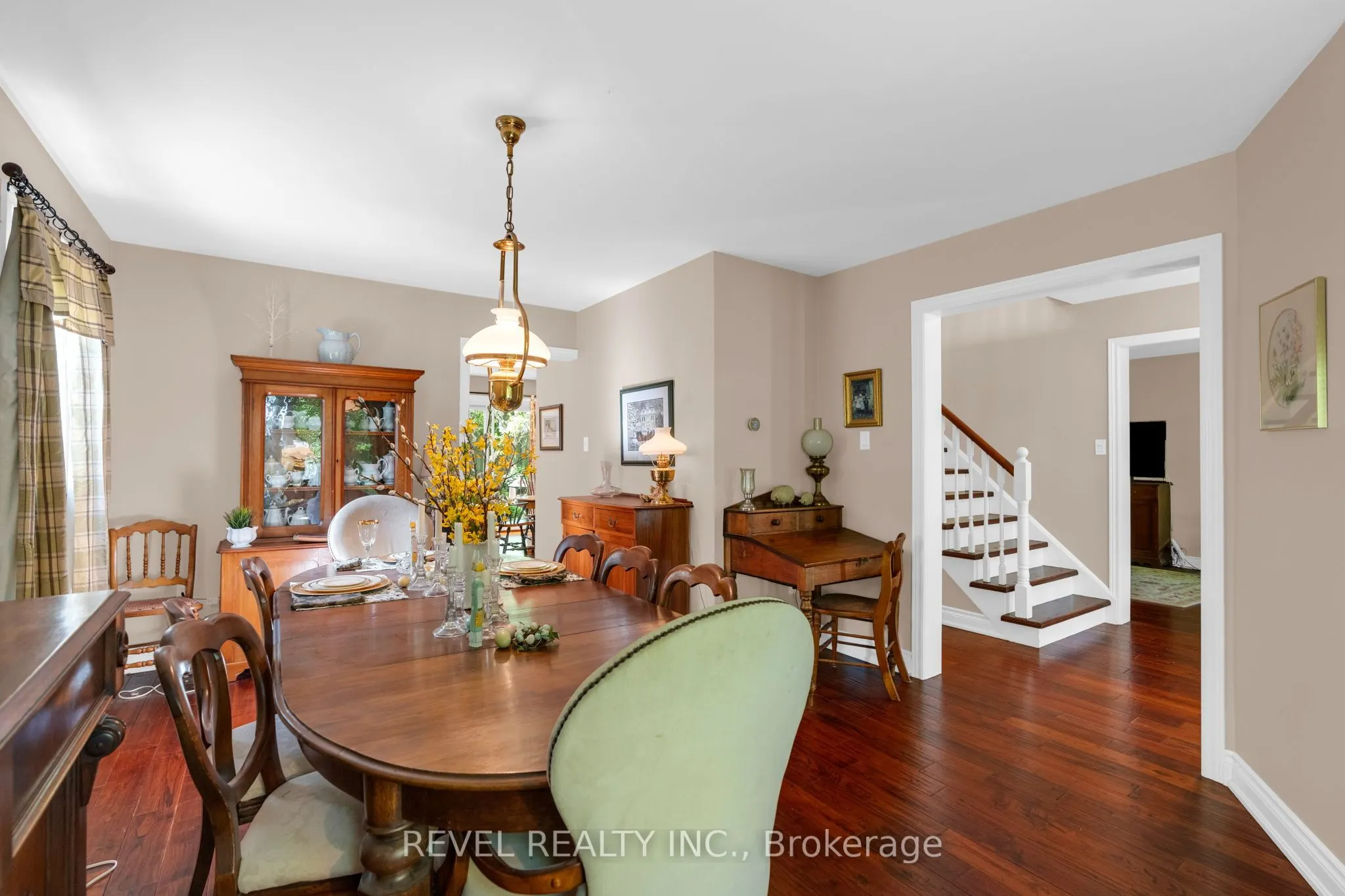 33 Falling Brook Drive