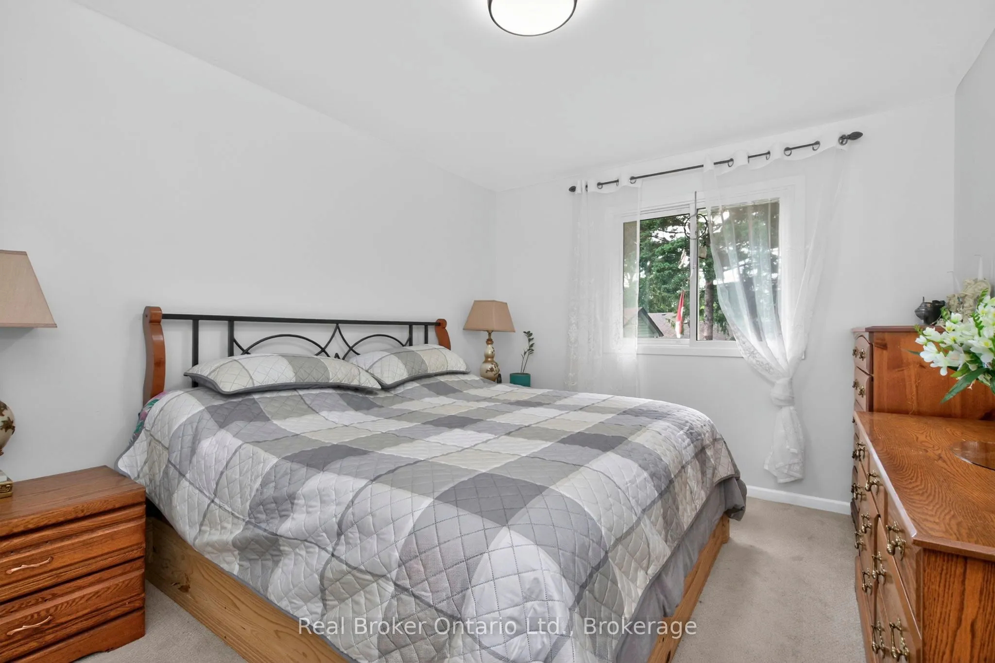 647 Manly Street