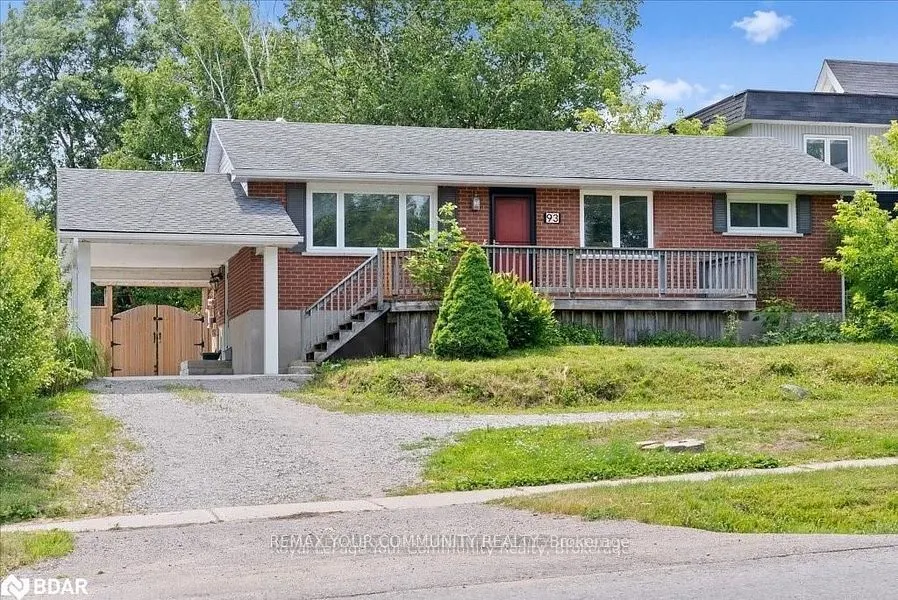 93 Westmount Drive S #Lower