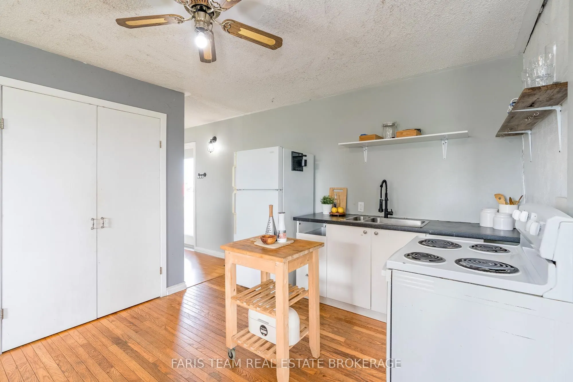 160 Lafontaine Road W