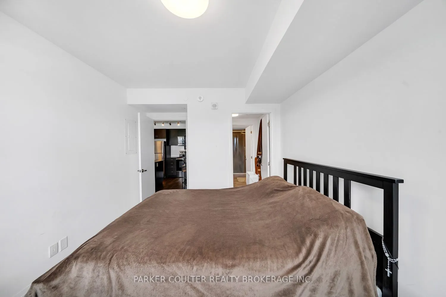 58 Lakeside Terrace #909