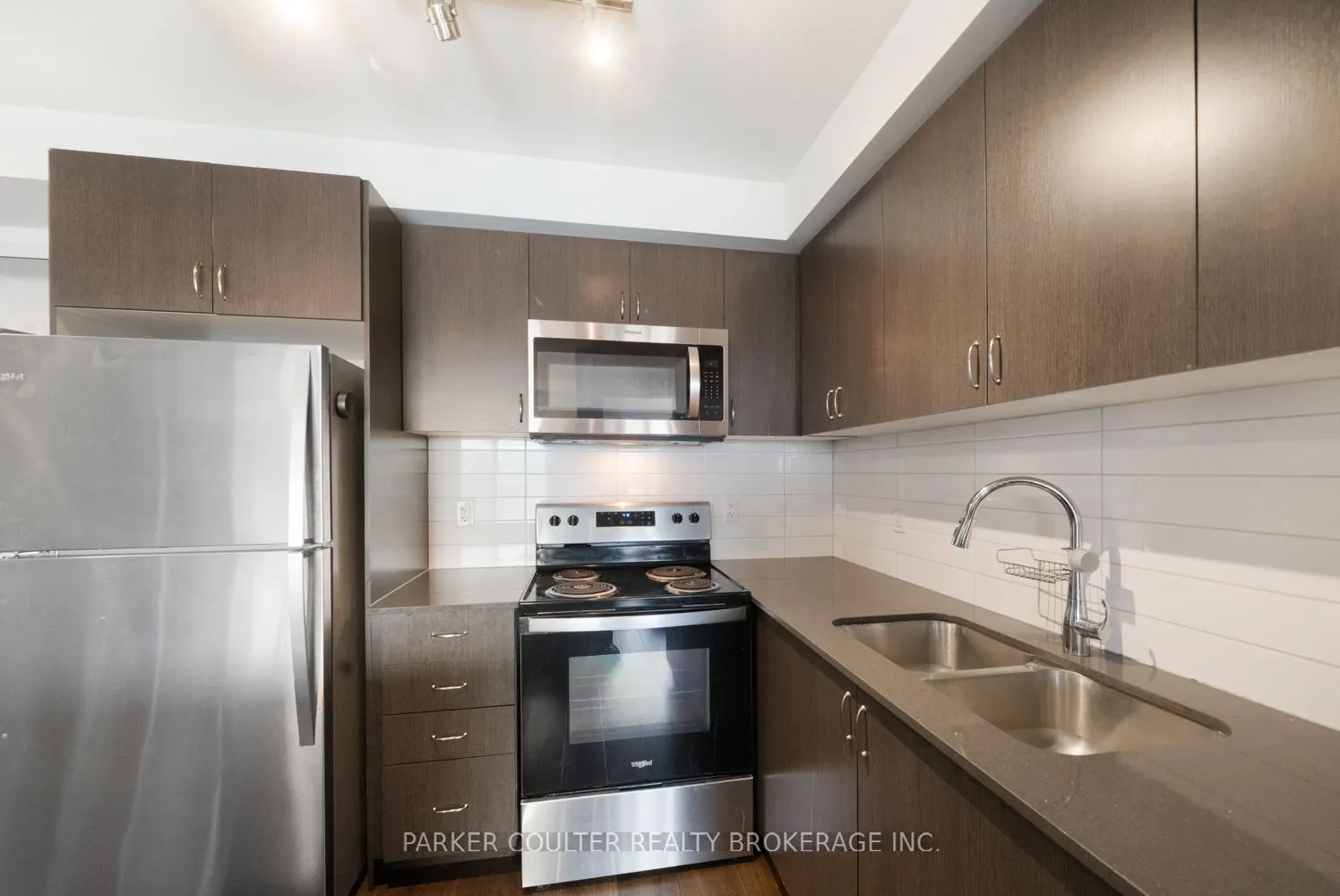 58 Lakeside Terrace #909