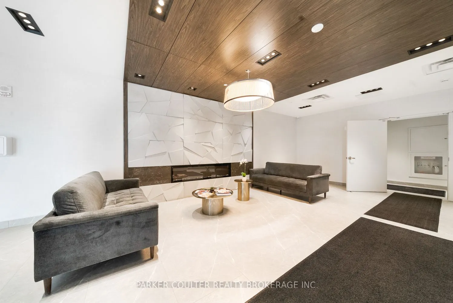 58 Lakeside Terrace #909