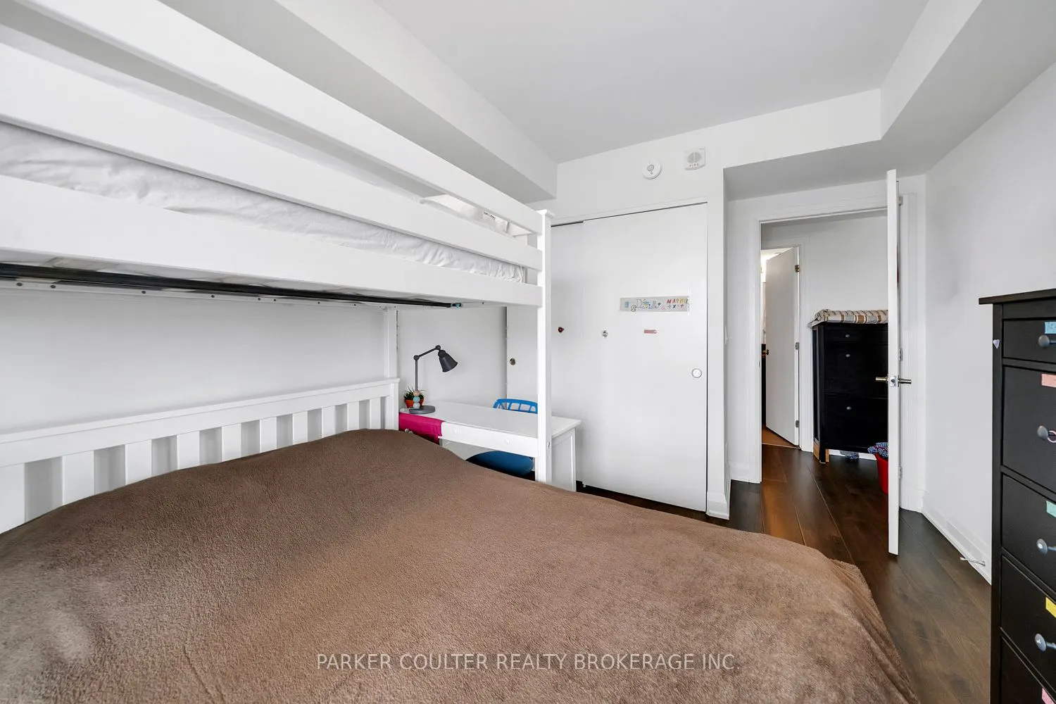 58 Lakeside Terrace #909
