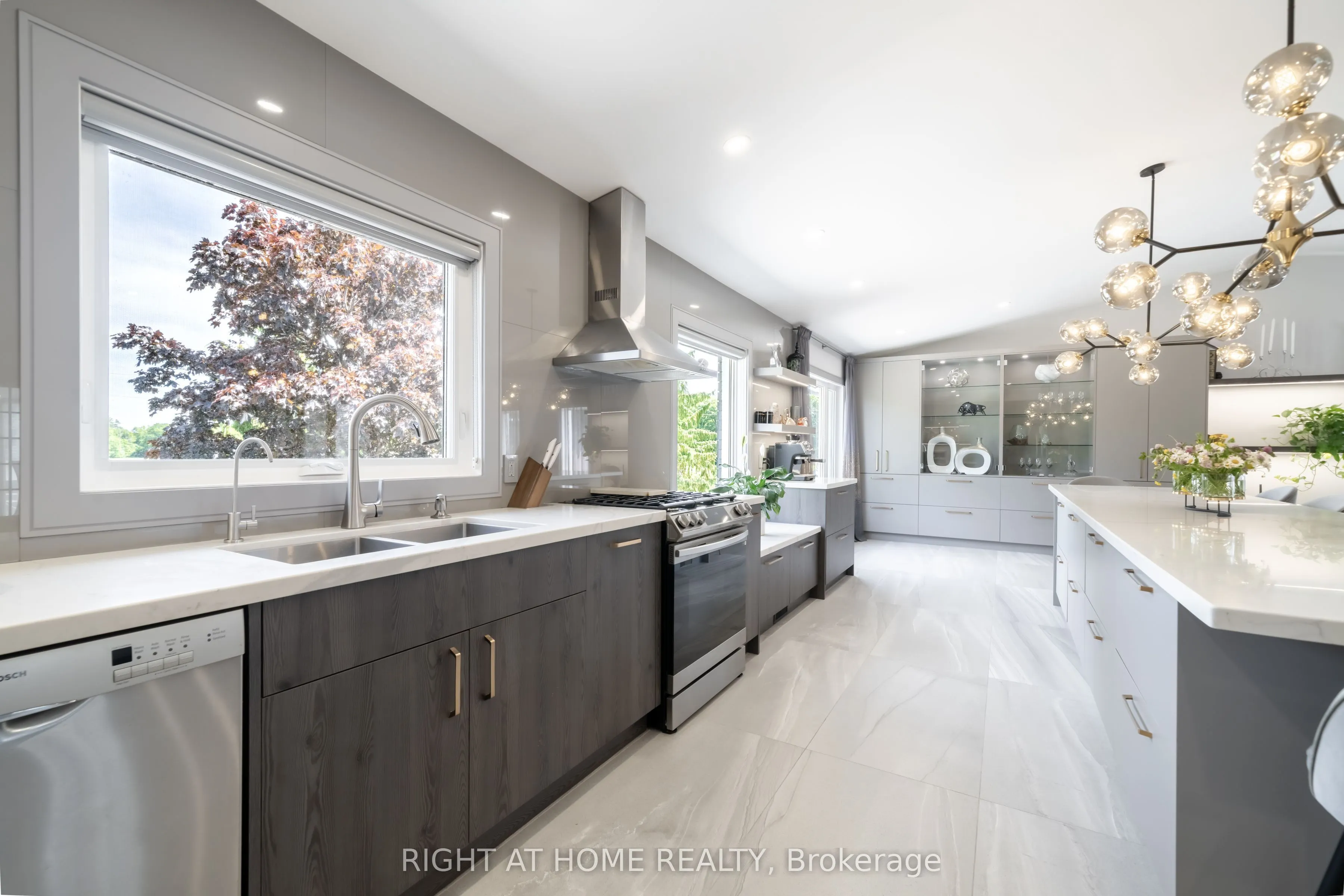 560 Concession Road 15 W