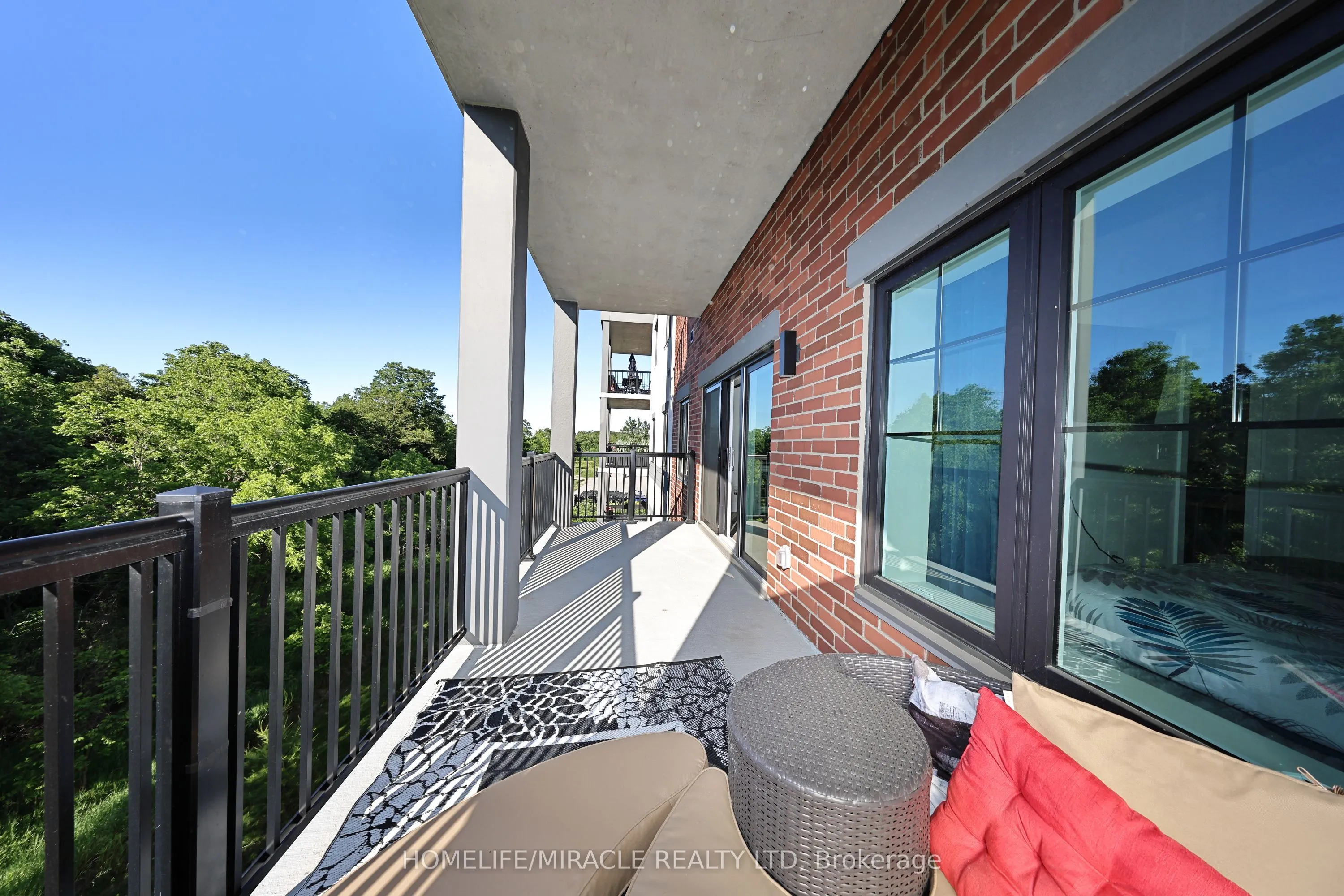 121 Mary Street #322