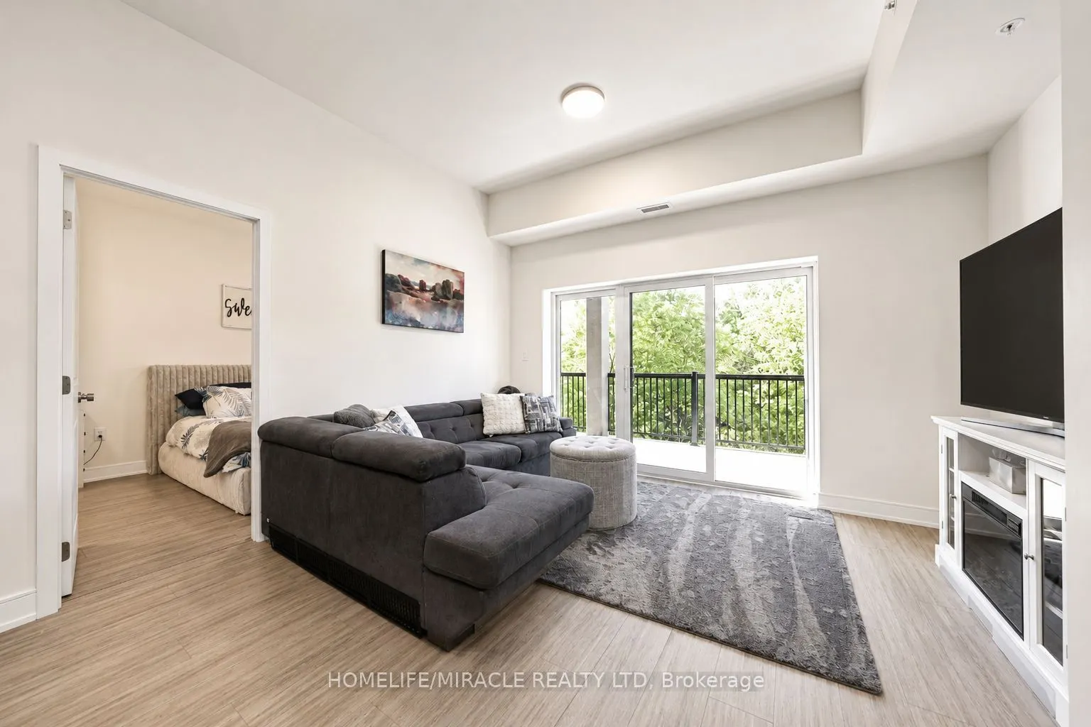 121 Mary Street #322