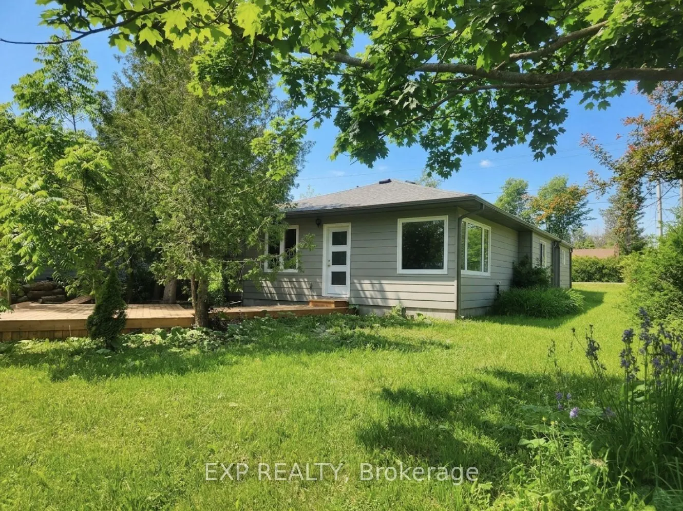 71 Lakeshore Road E