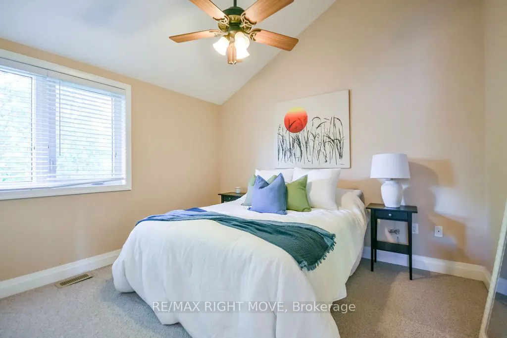 2956 Lakeside Drive