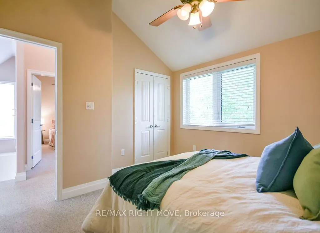 2956 Lakeside Drive