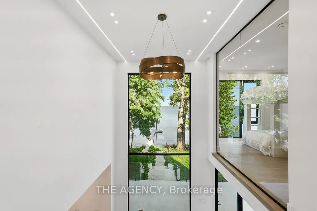 2707 Lakeside Drive
