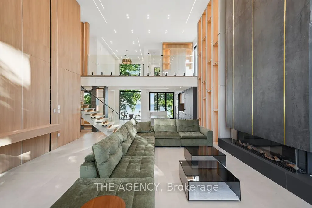 2707 Lakeside Drive