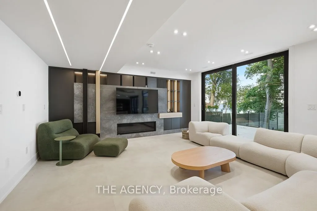 2707 Lakeside Drive