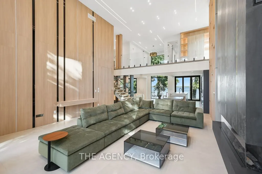 2707 Lakeside Drive