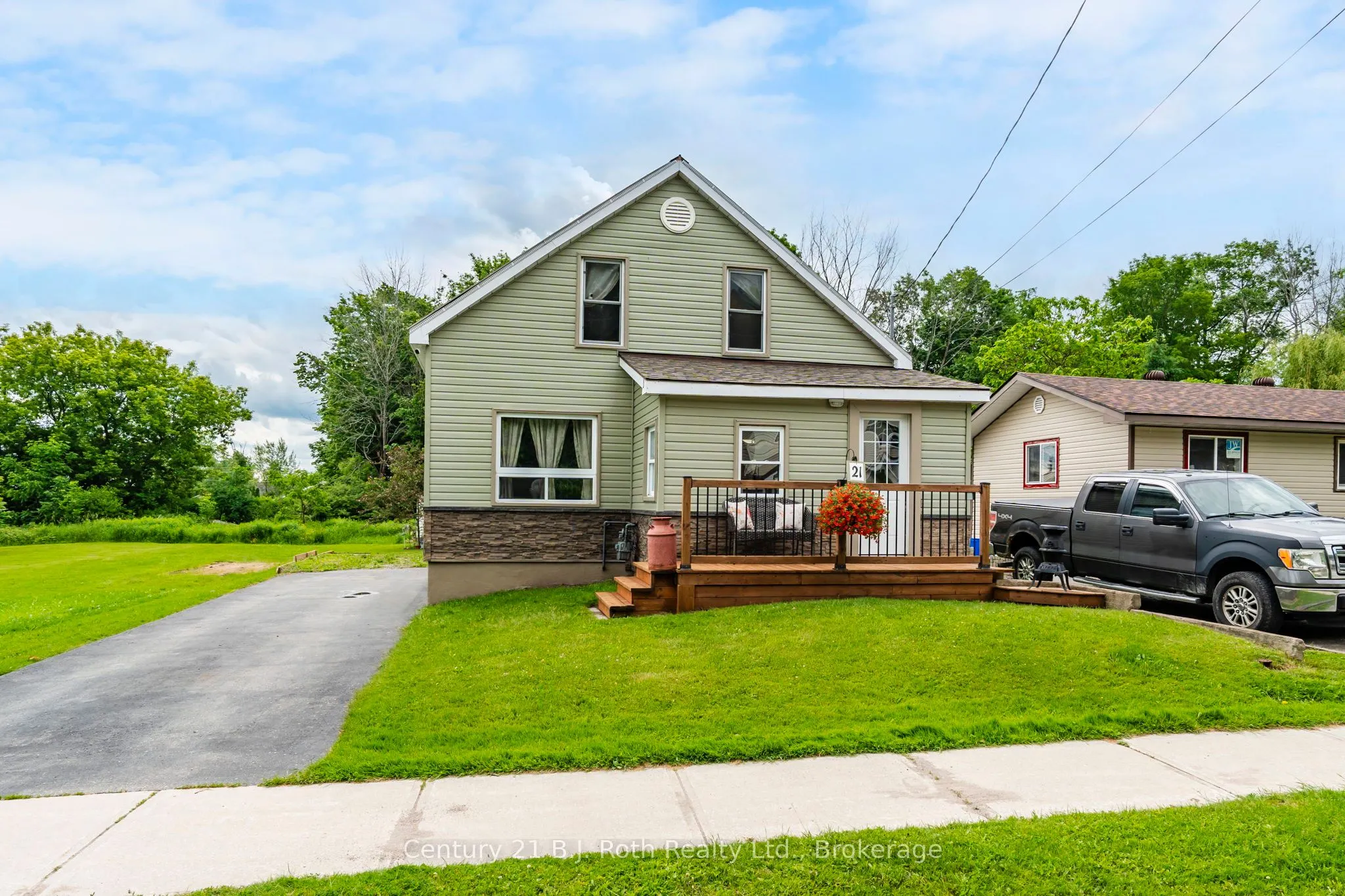 21 Maple Street