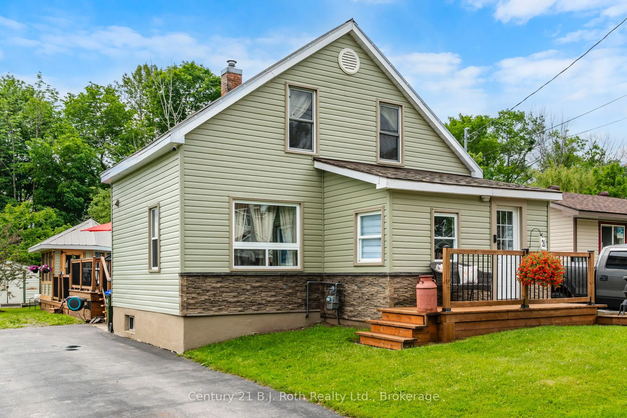 21 Maple Street