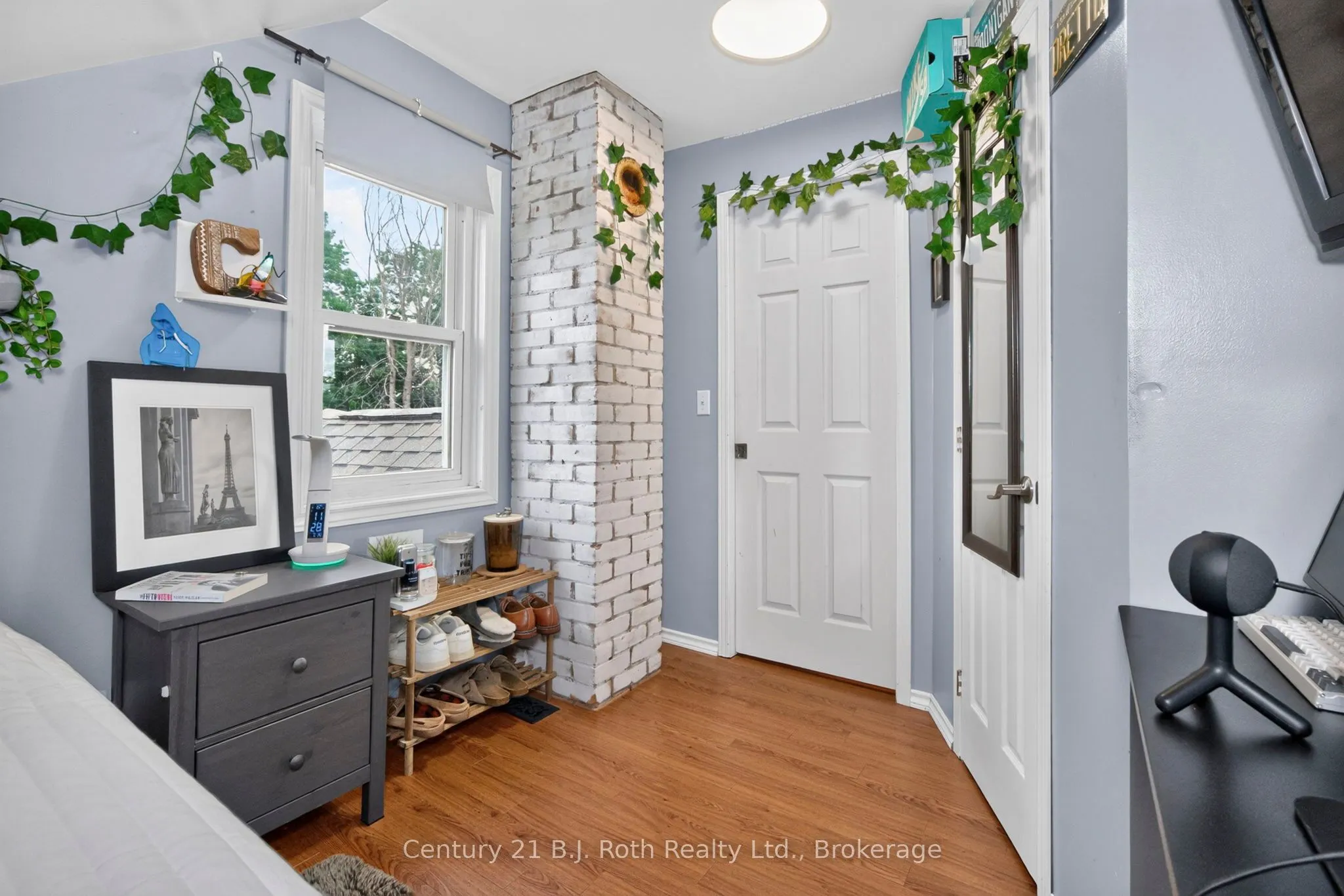 21 Maple Street