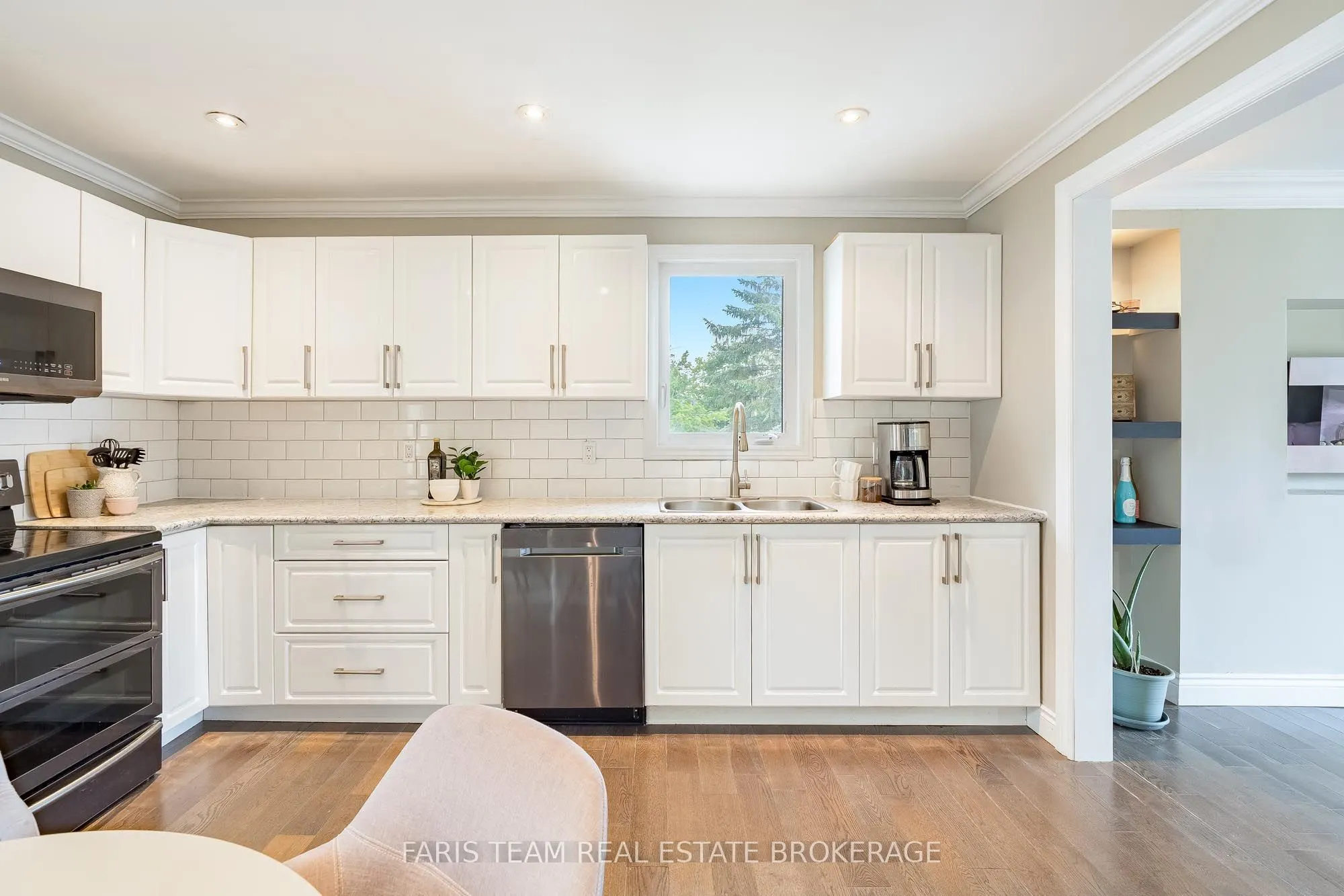 10 Karen Crescent