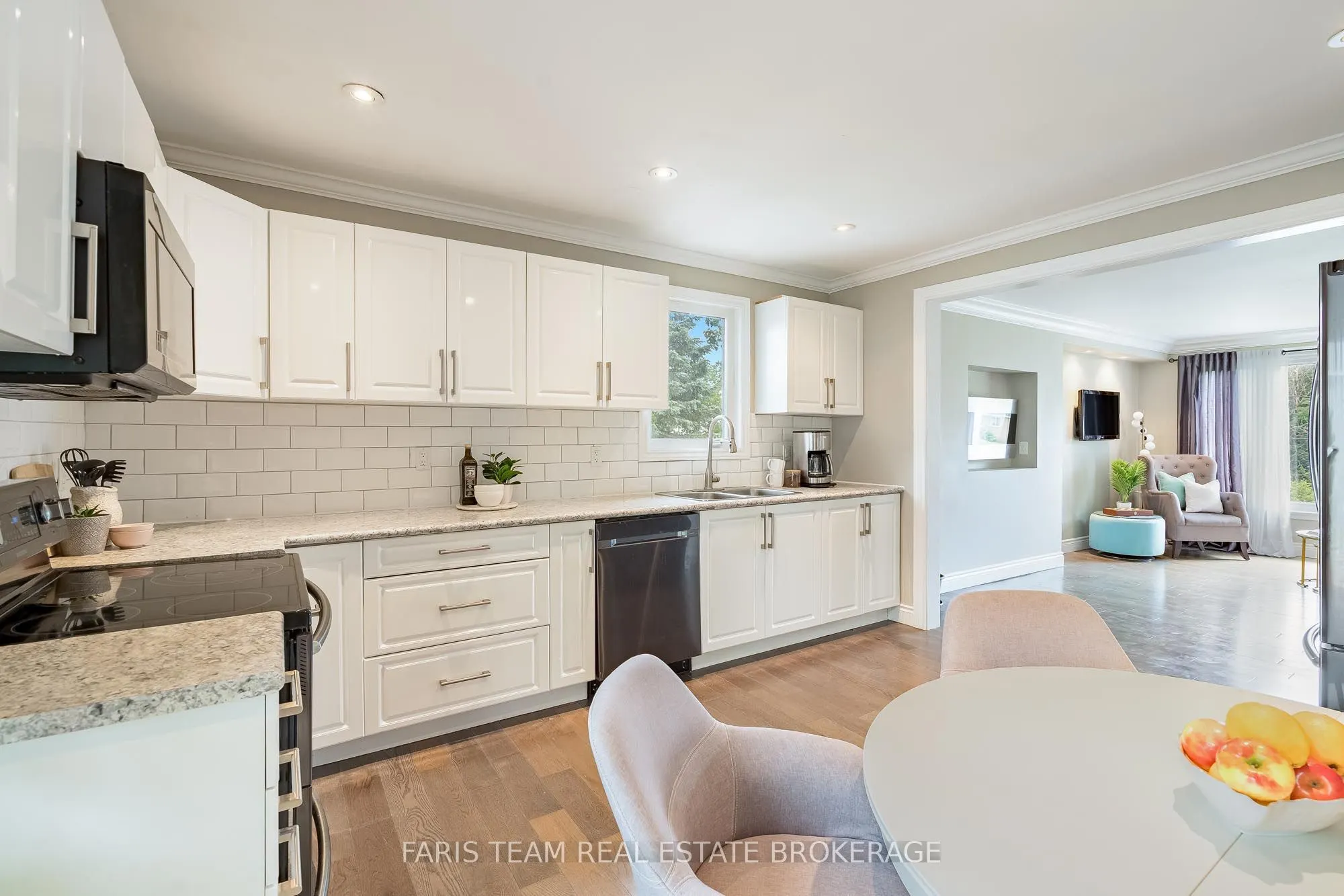 10 Karen Crescent