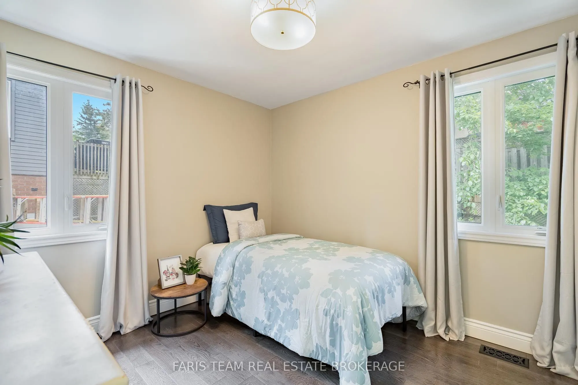 10 Karen Crescent