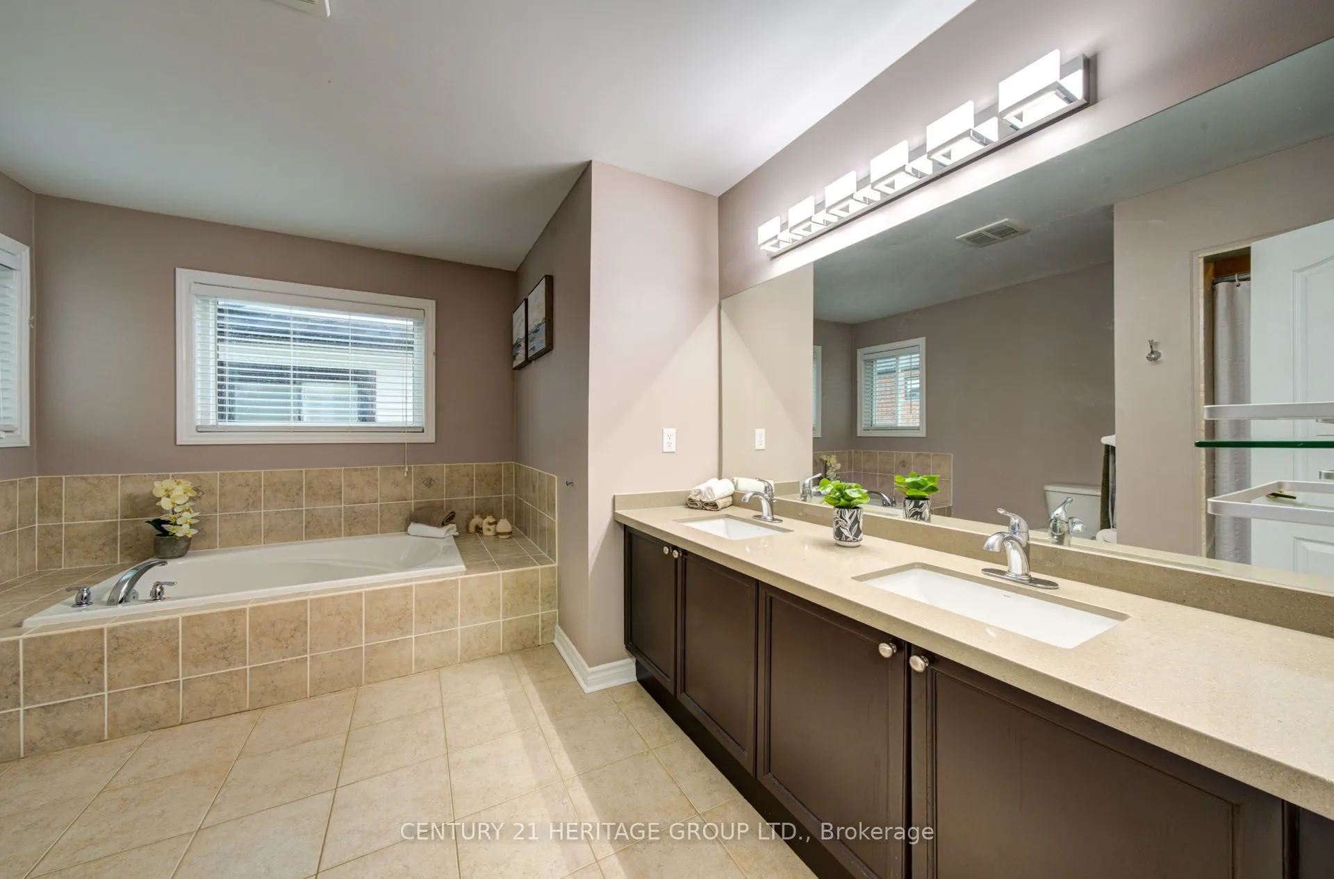 11 Maple Crown Terrace S
