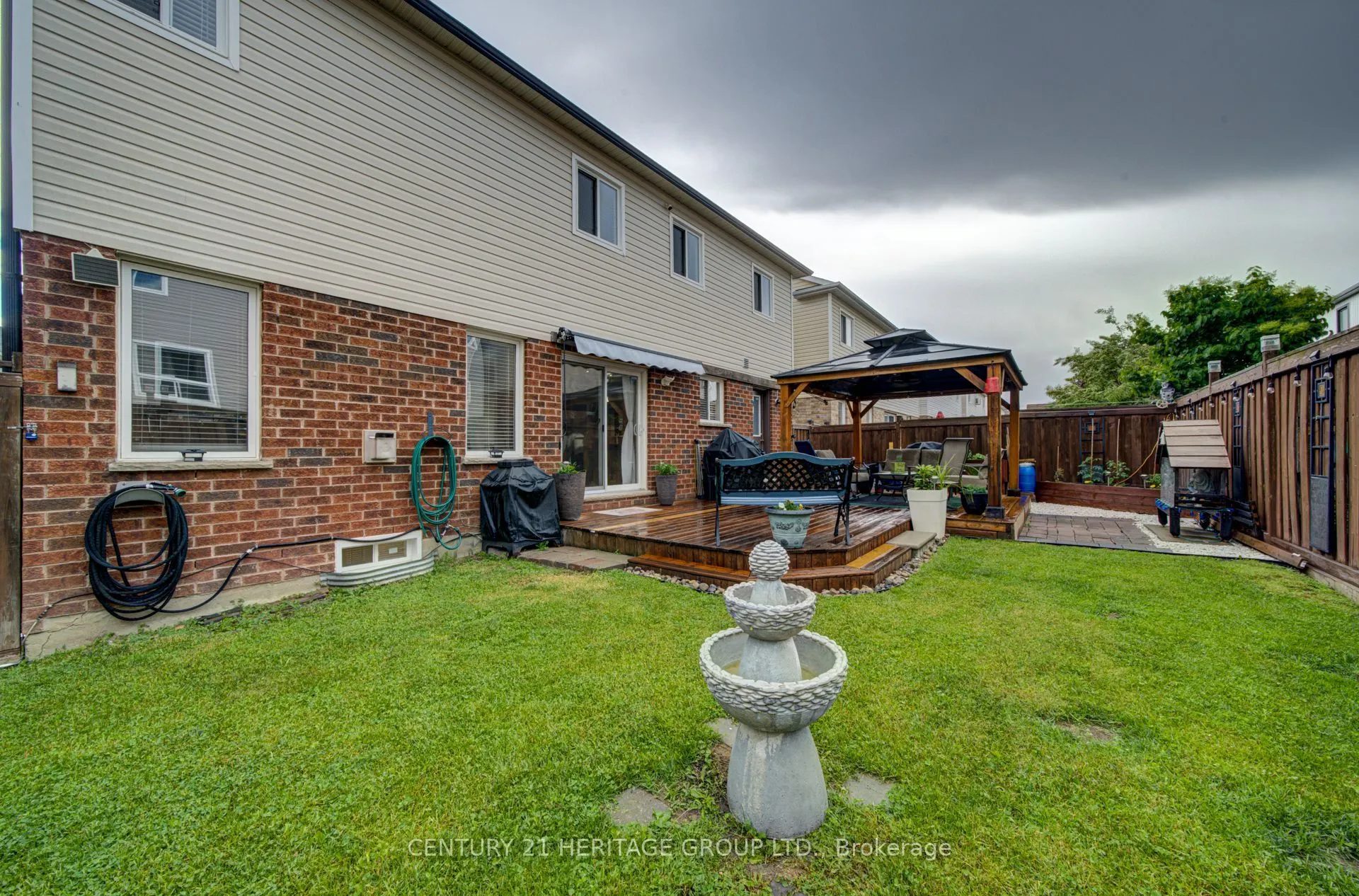 11 Maple Crown Terrace S
