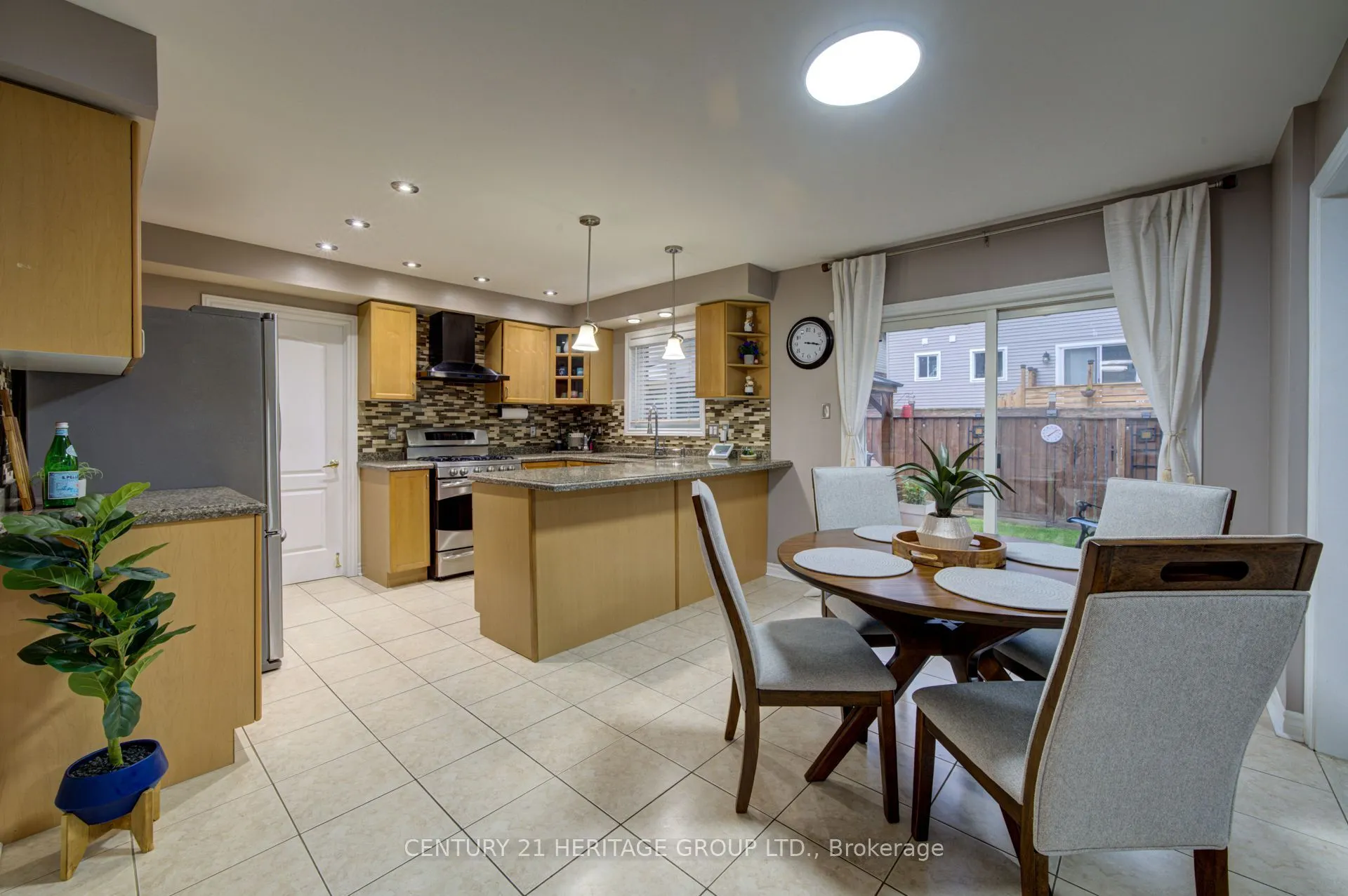 11 Maple Crown Terrace S