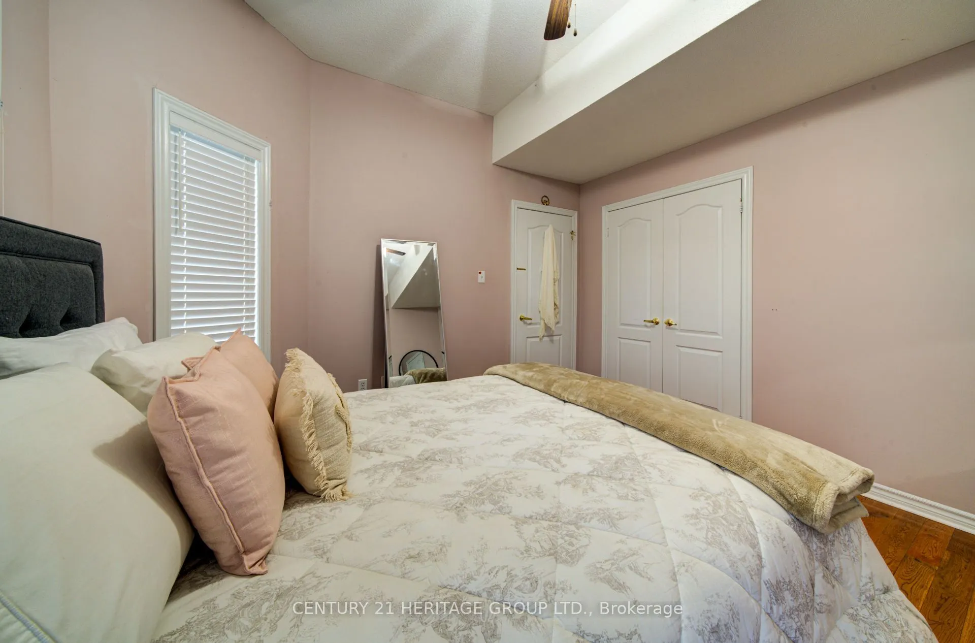11 Maple Crown Terrace S