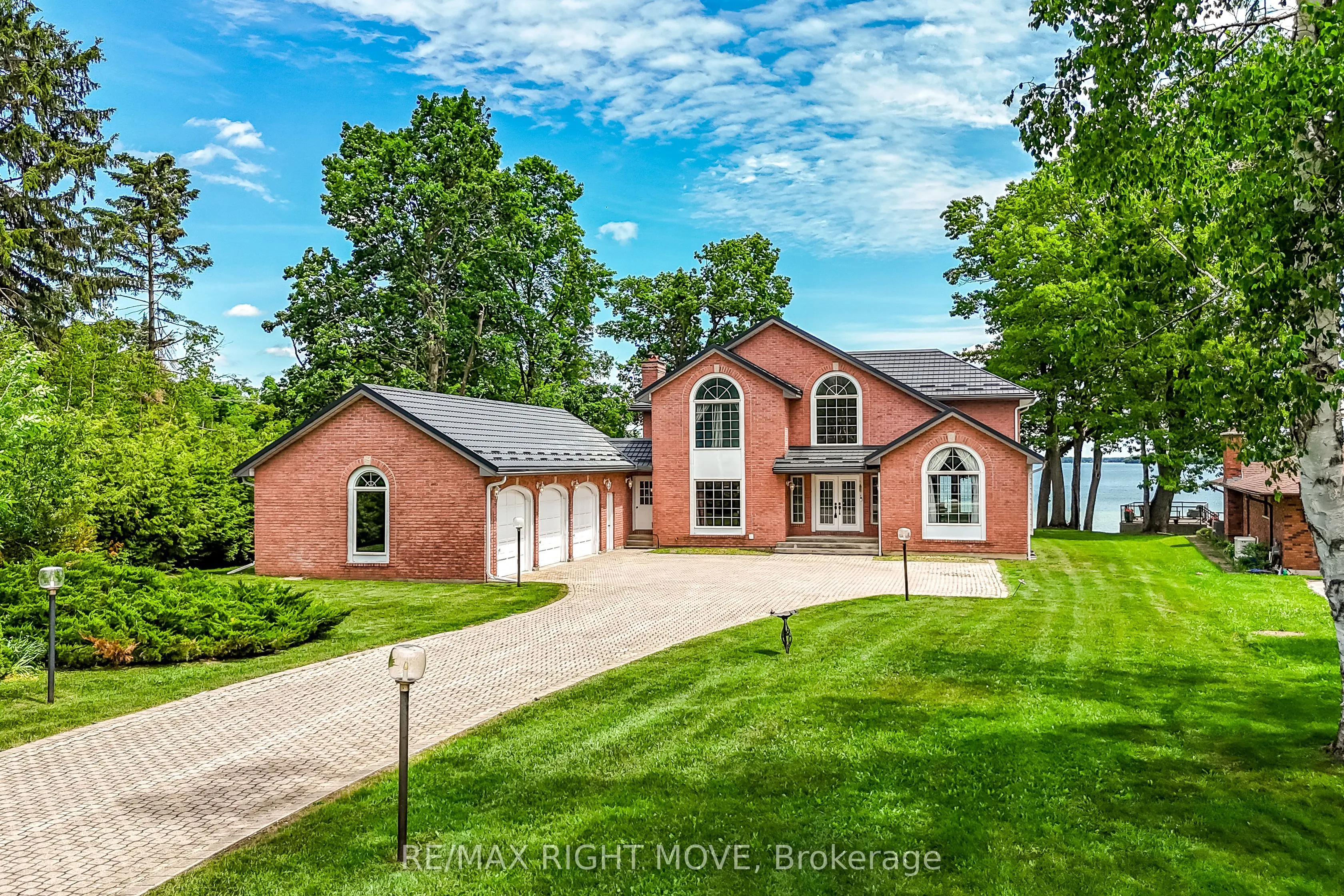 4229 Wilson Point Road N