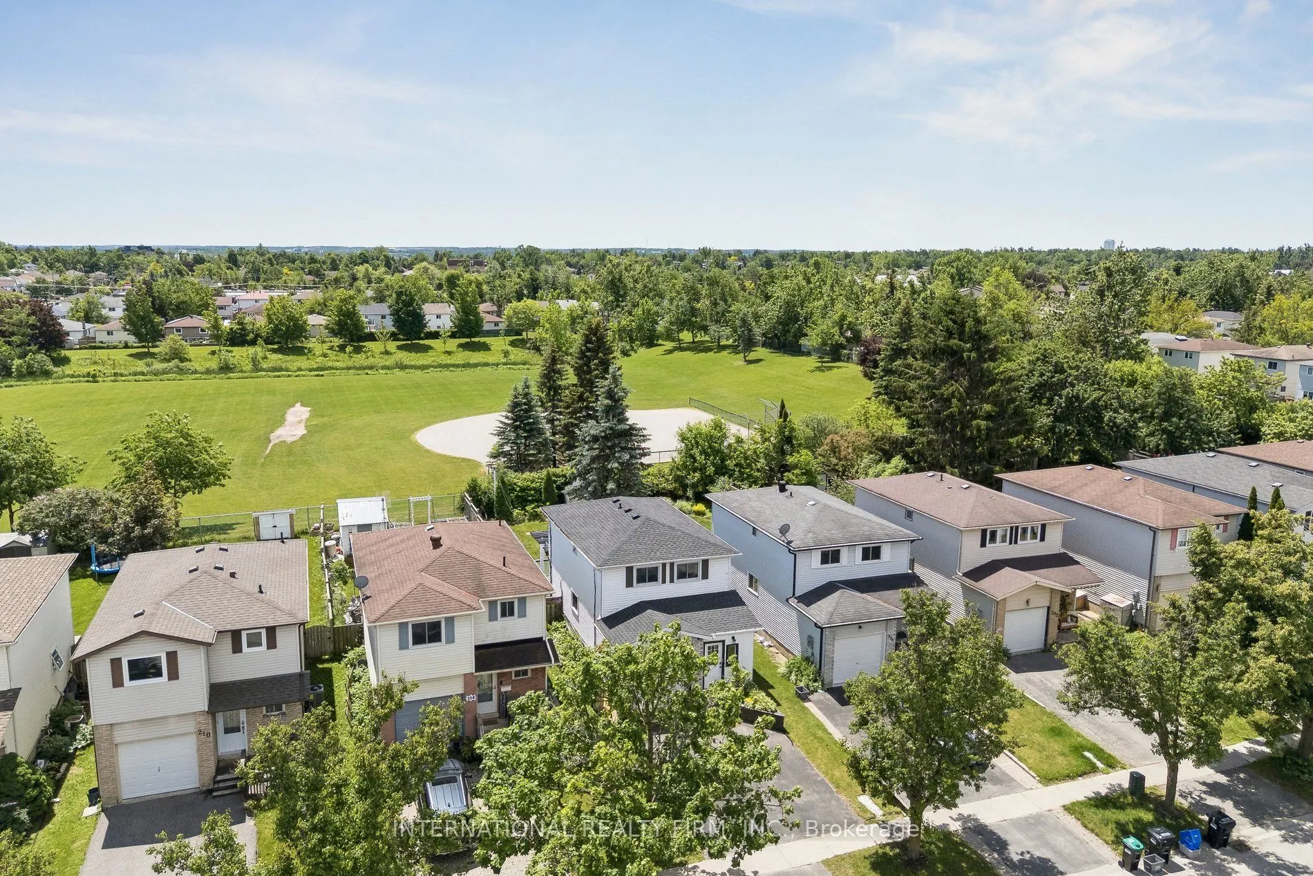 206 Hickling Trail