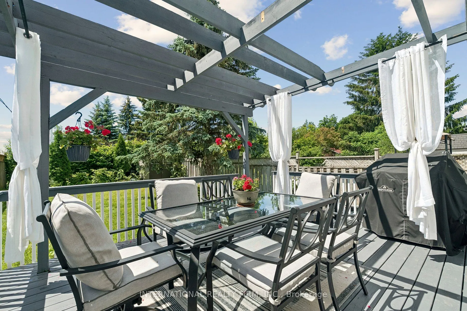 206 Hickling Trail