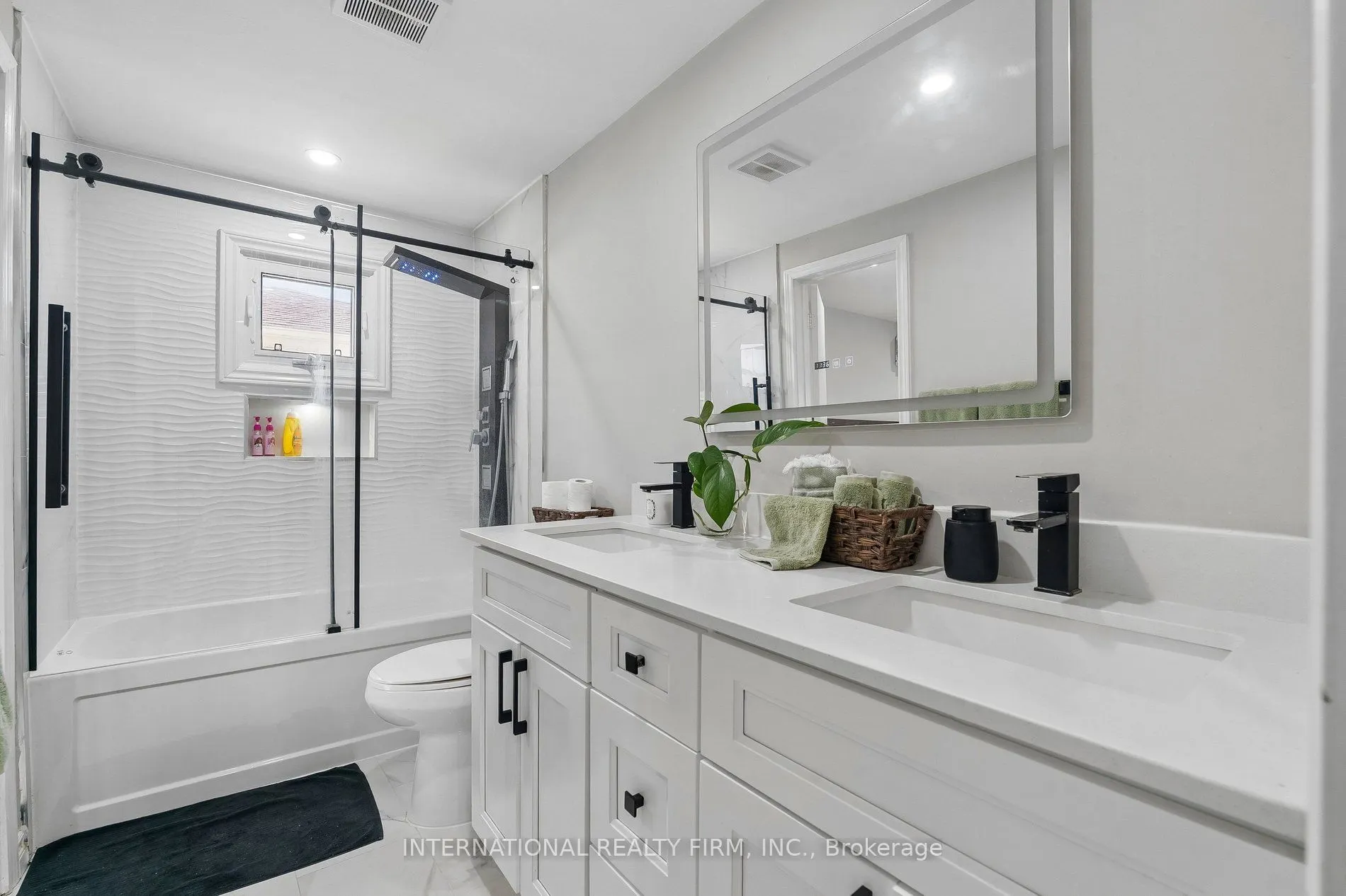 206 Hickling Trail