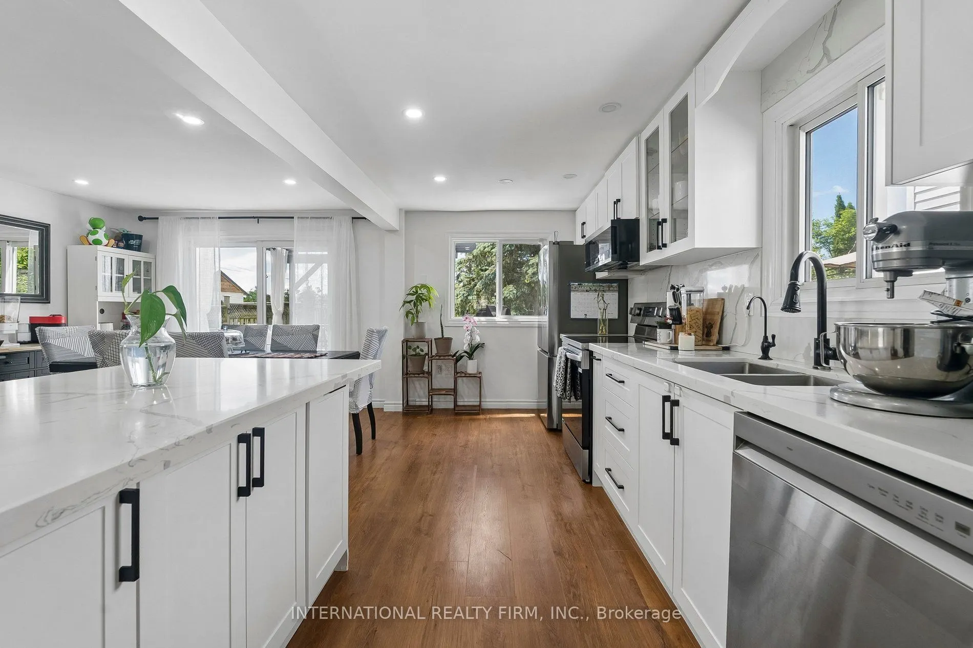 206 Hickling Trail