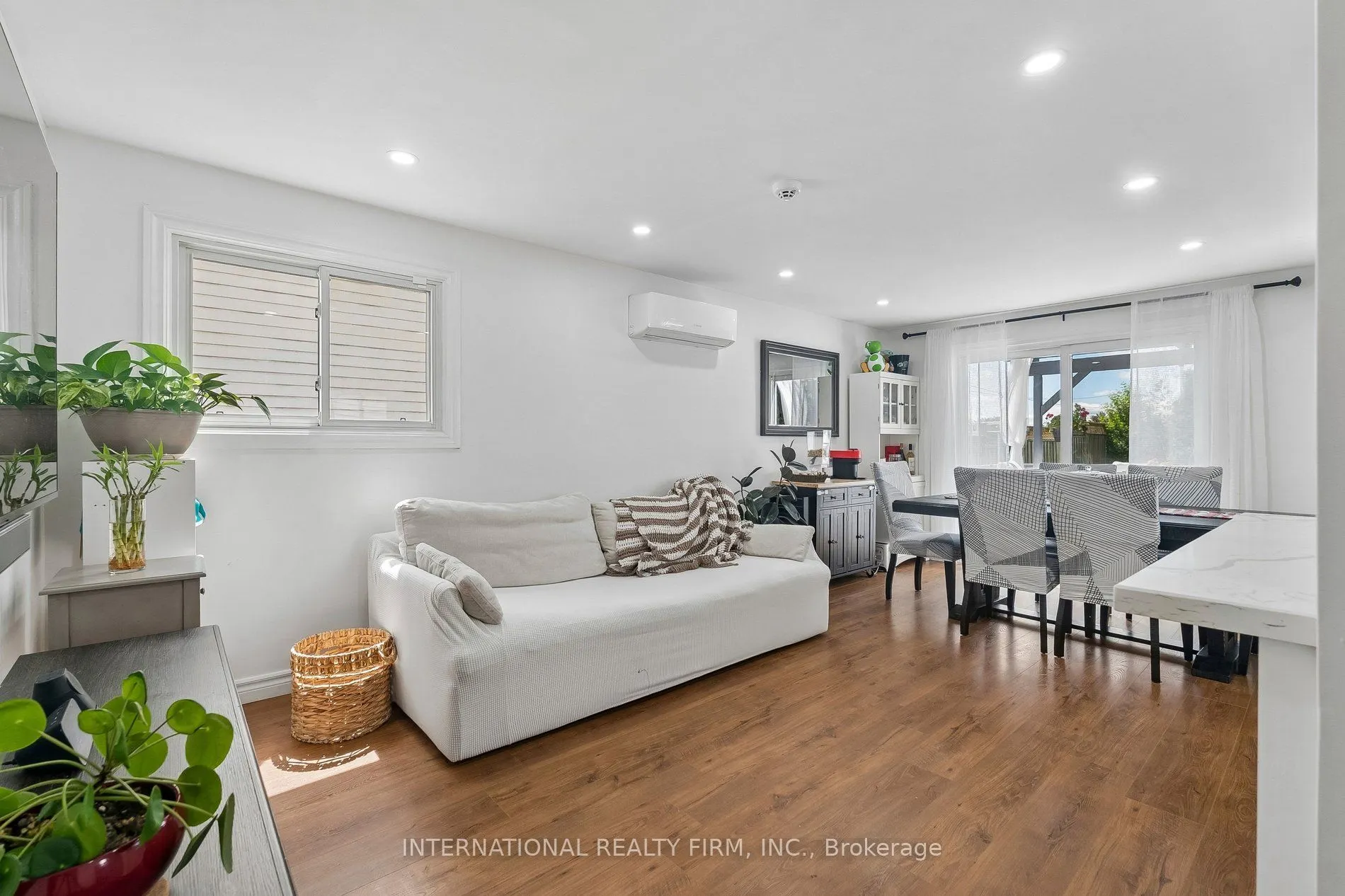 206 Hickling Trail