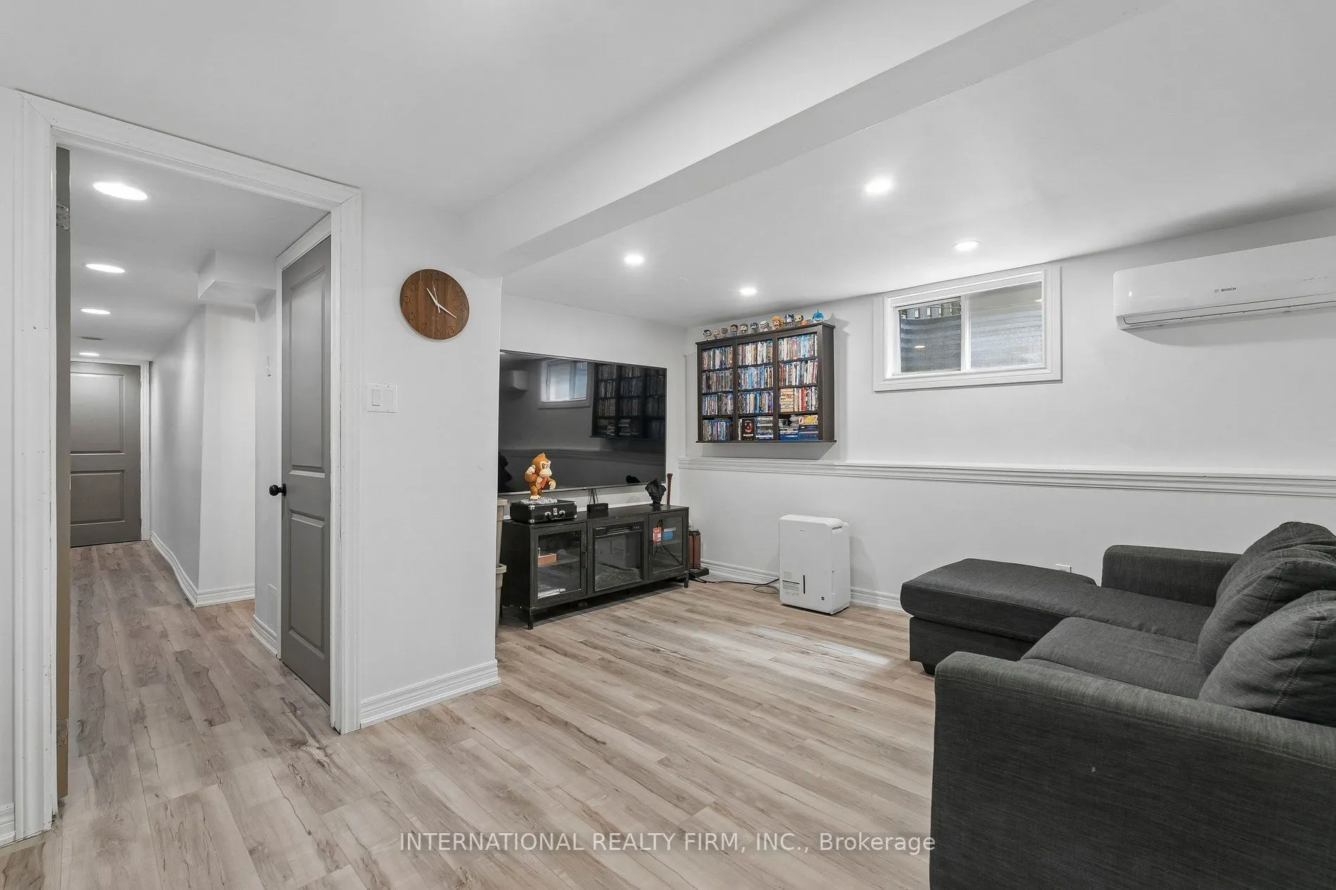 206 Hickling Trail