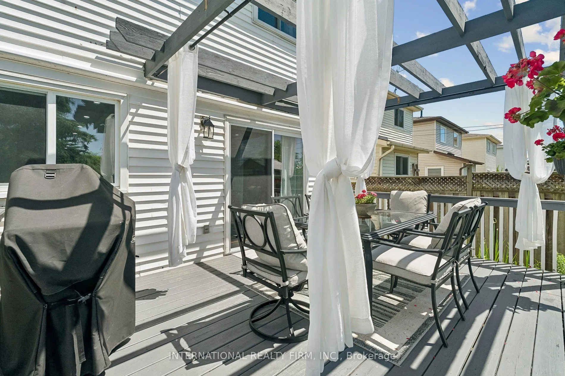 206 Hickling Trail