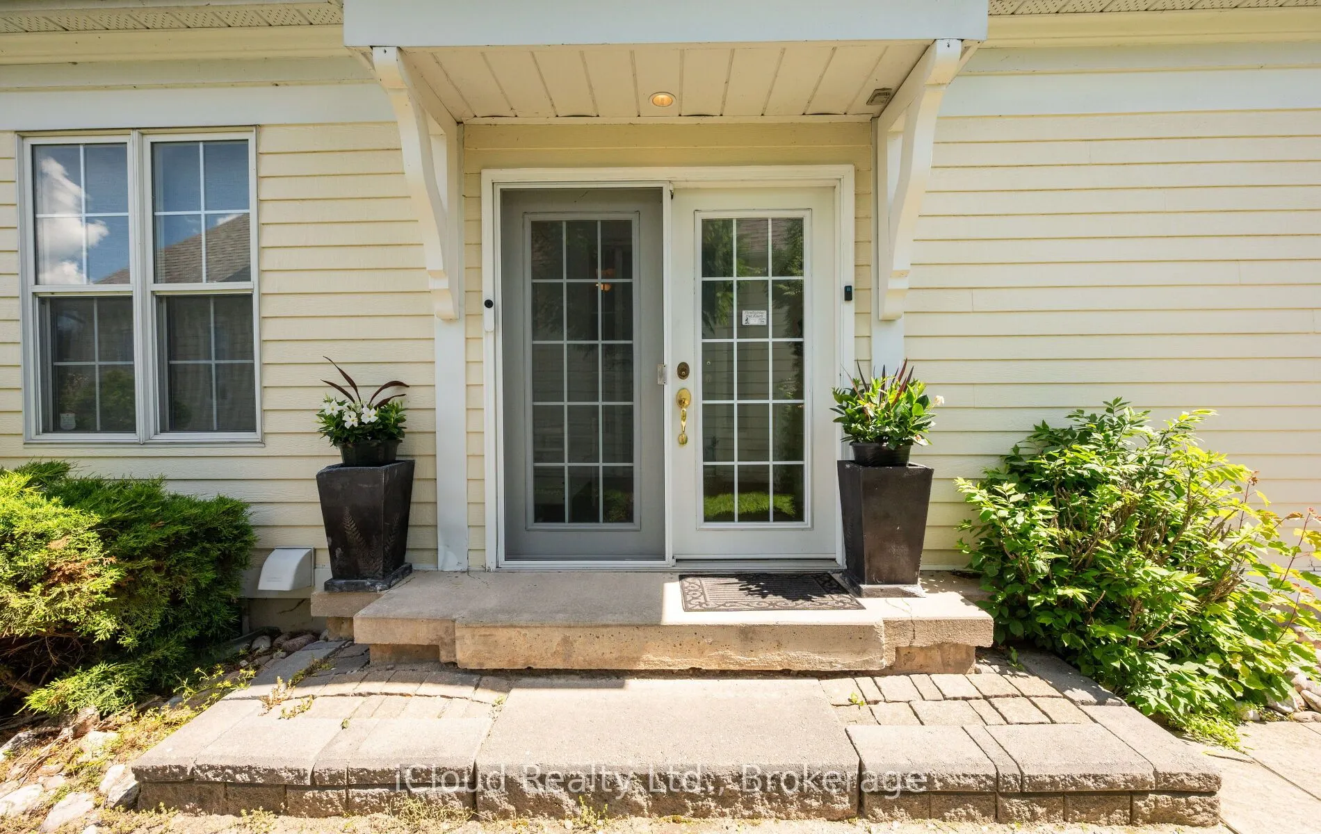 104 Wycliffe Cove